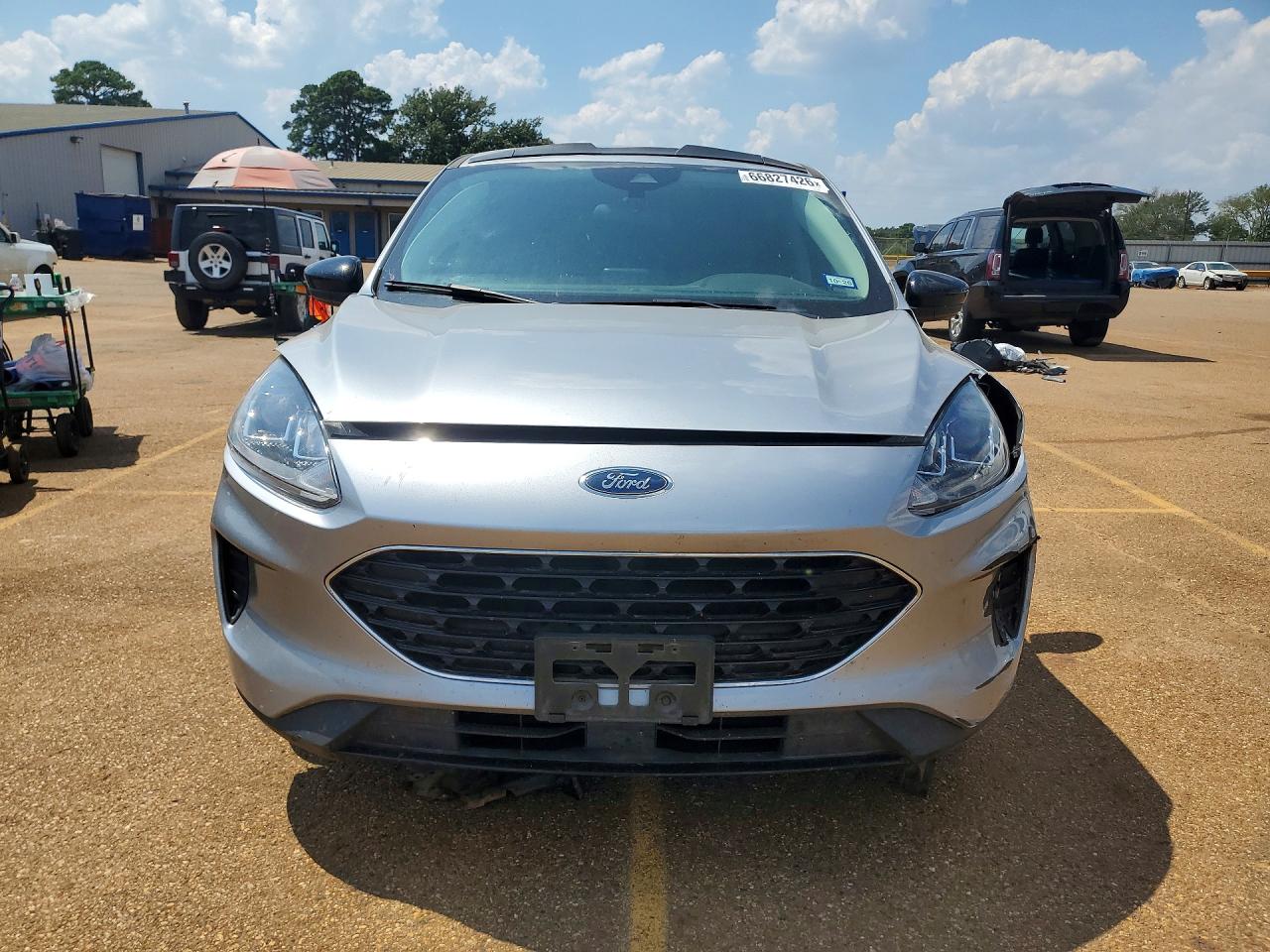 2021 Ford Escape Se Silver vin: 1FMCU0G61MUA35068