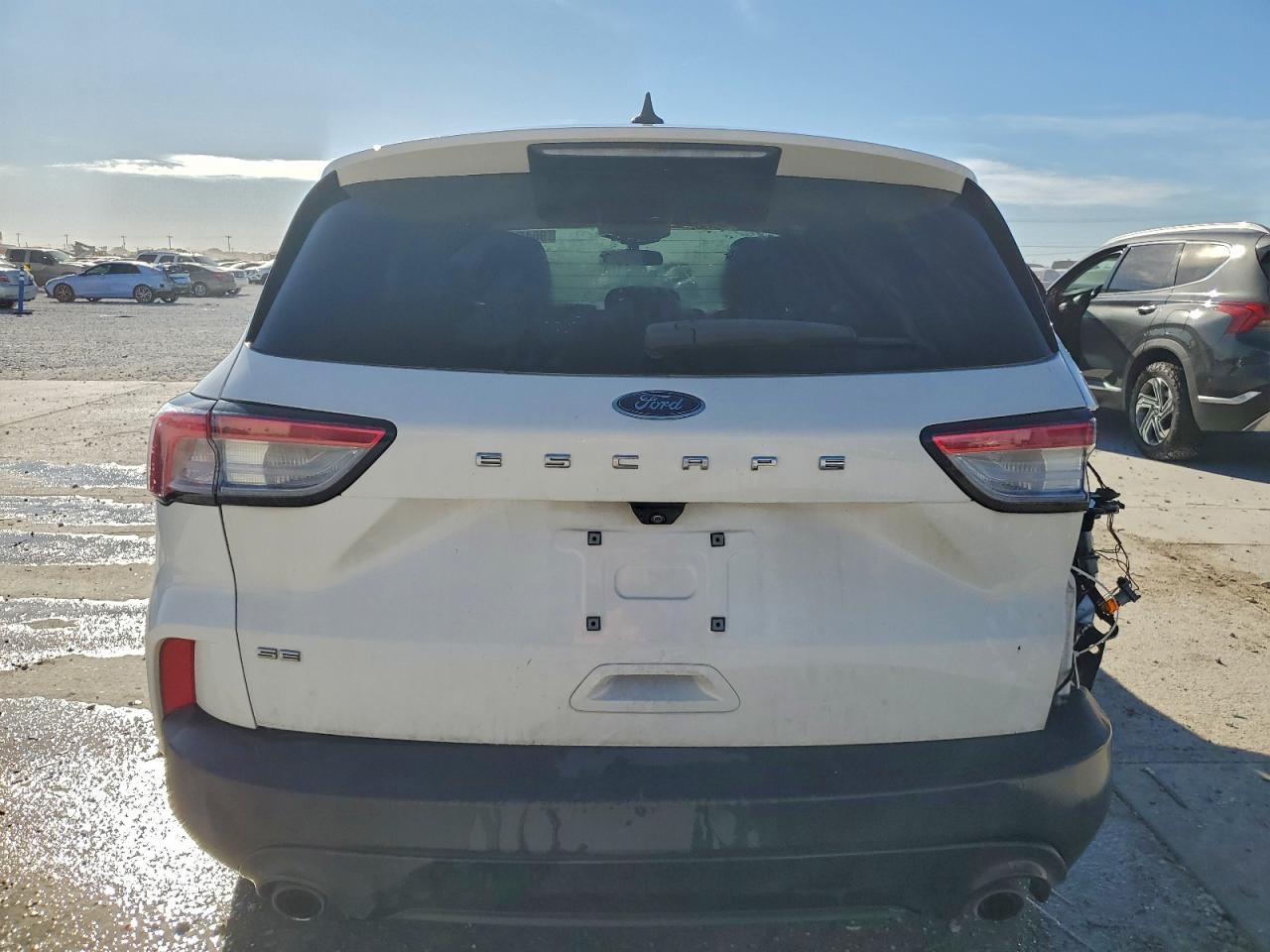 2021 Ford Escape Se White vin: 1FMCU0G63MUA03299