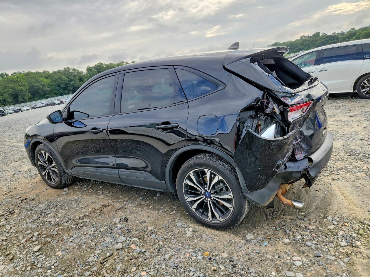 2022 Ford Escape Se Black vin: 1FMCU0G63NUB84325