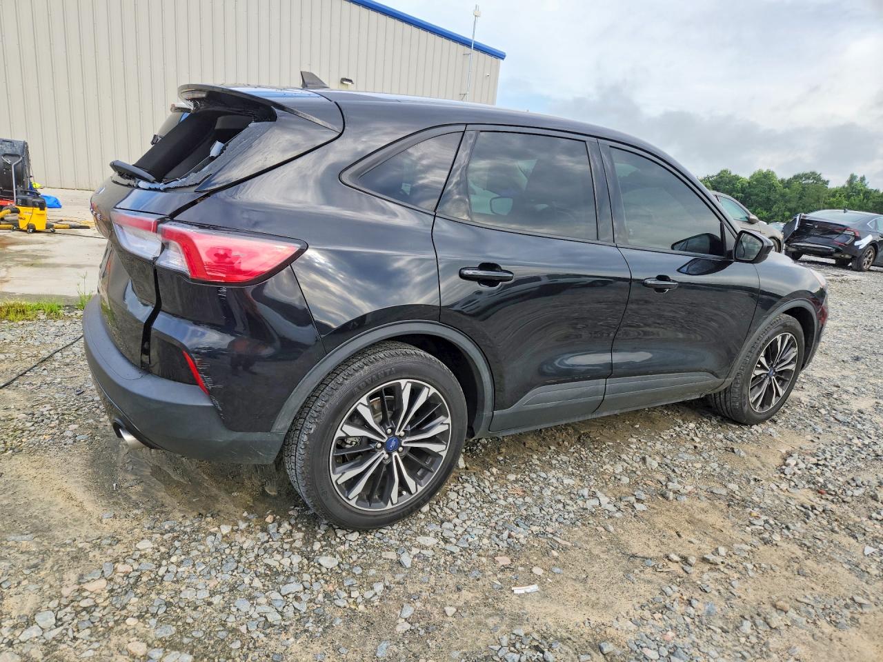 2022 Ford Escape Se Black vin: 1FMCU0G63NUB84325