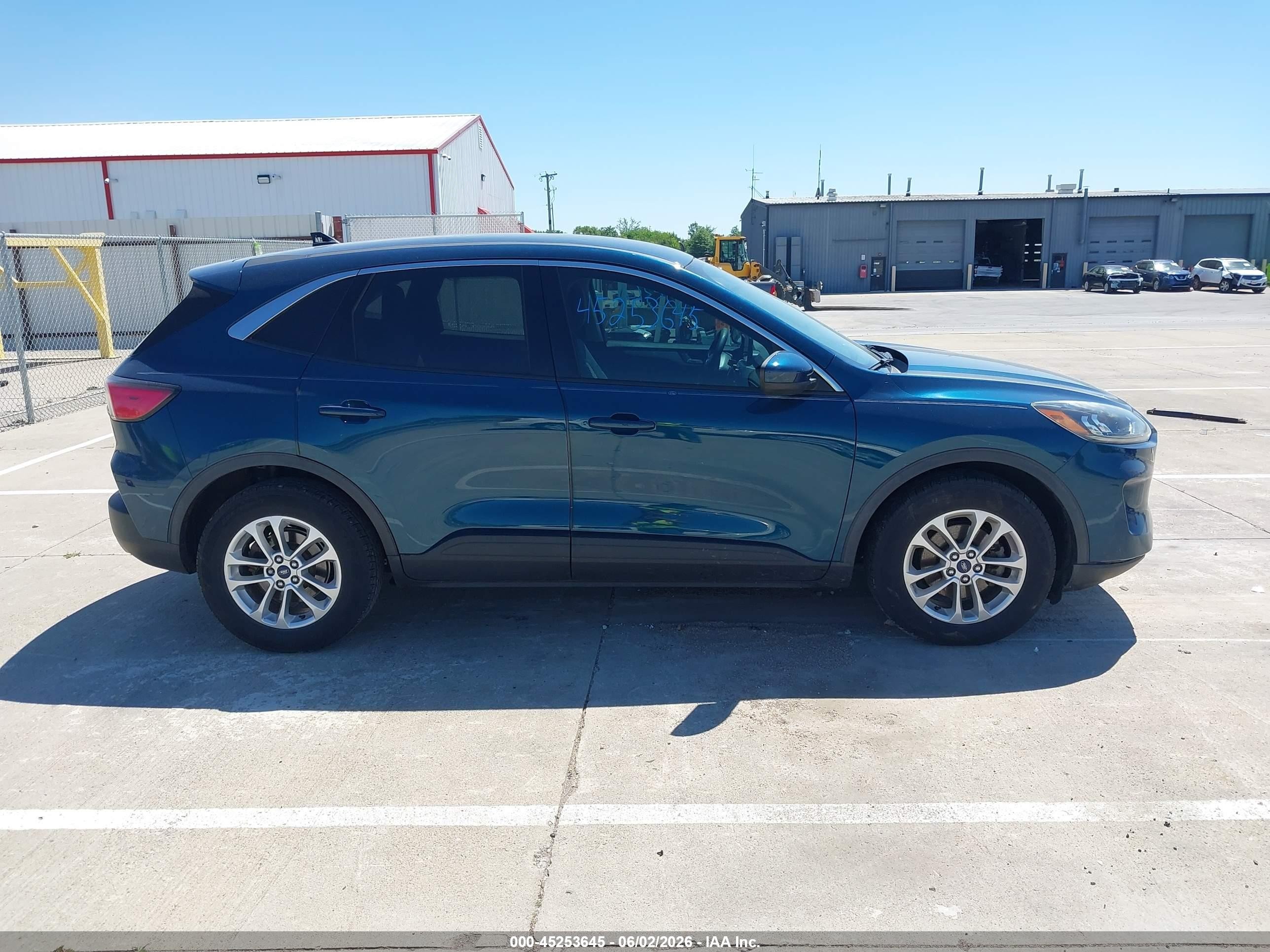 2020 Ford Escape Se Blue vin: 1FMCU0G64LUB28729