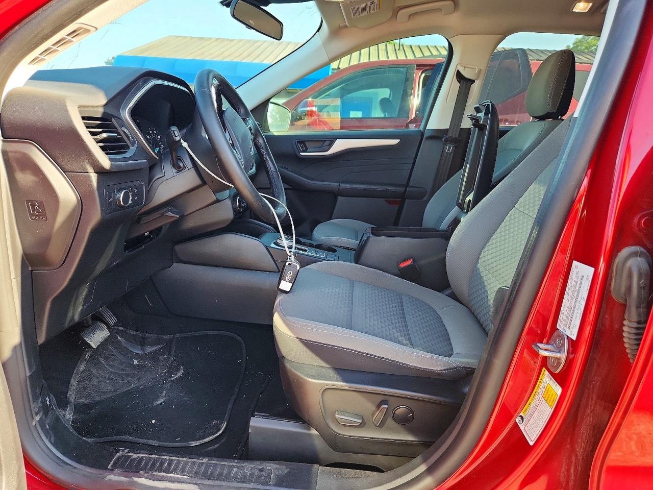 2022 Ford Escape Se Красный vin: 1FMCU0G64NUB62964