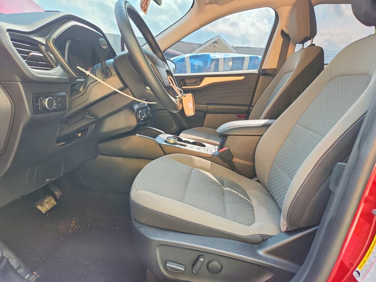 2022 Ford Escape Se Темно-бордовый vin: 1FMCU0G67NUB94906