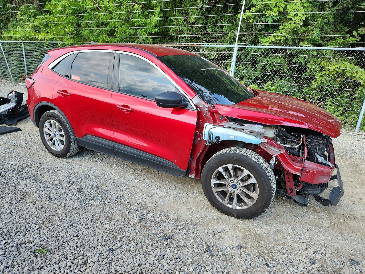2022 Ford Escape Se Темно-бордовый vin: 1FMCU0G67NUB94906