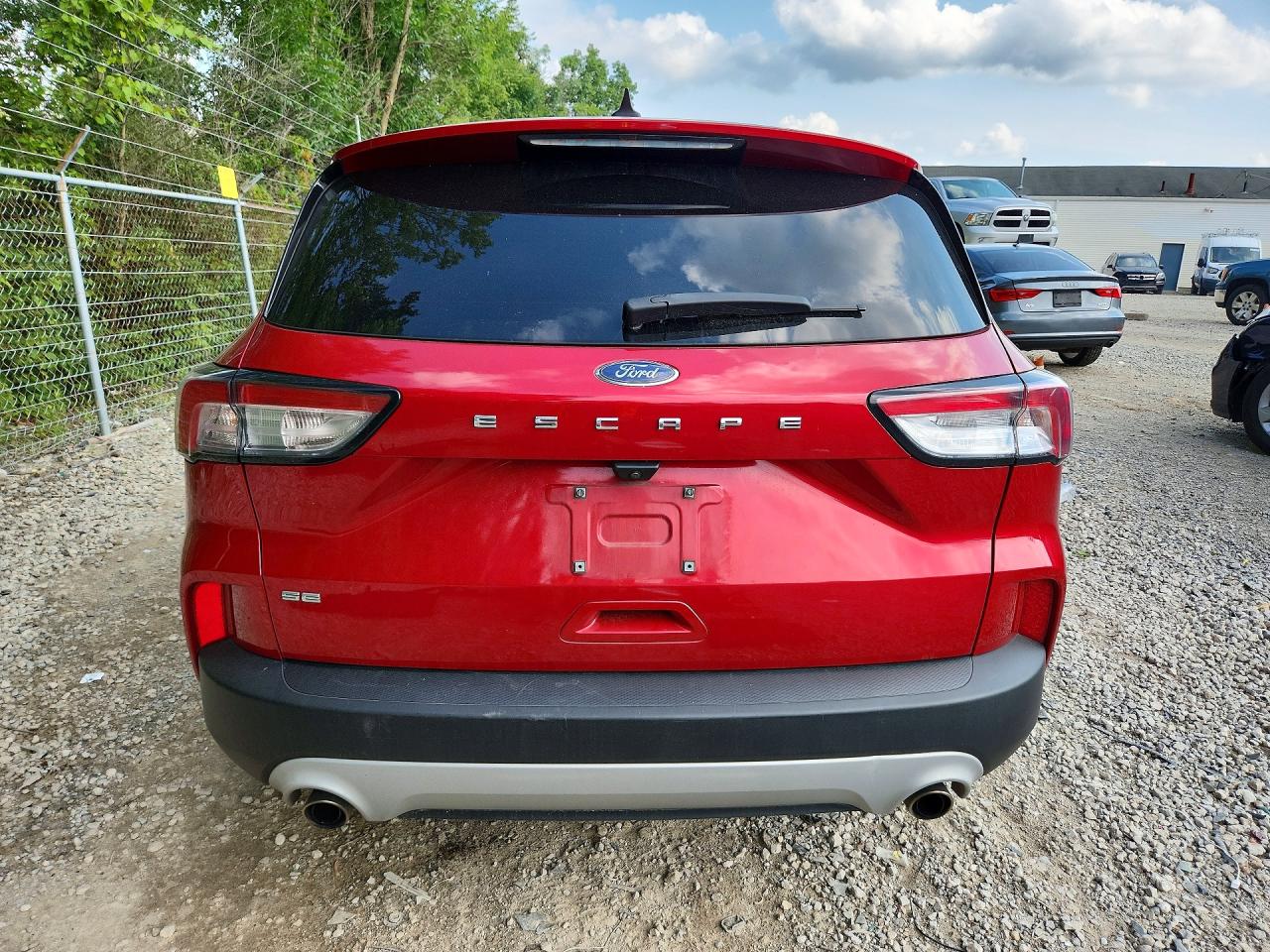 2022 Ford Escape Se Темно-бордовый vin: 1FMCU0G67NUB94906