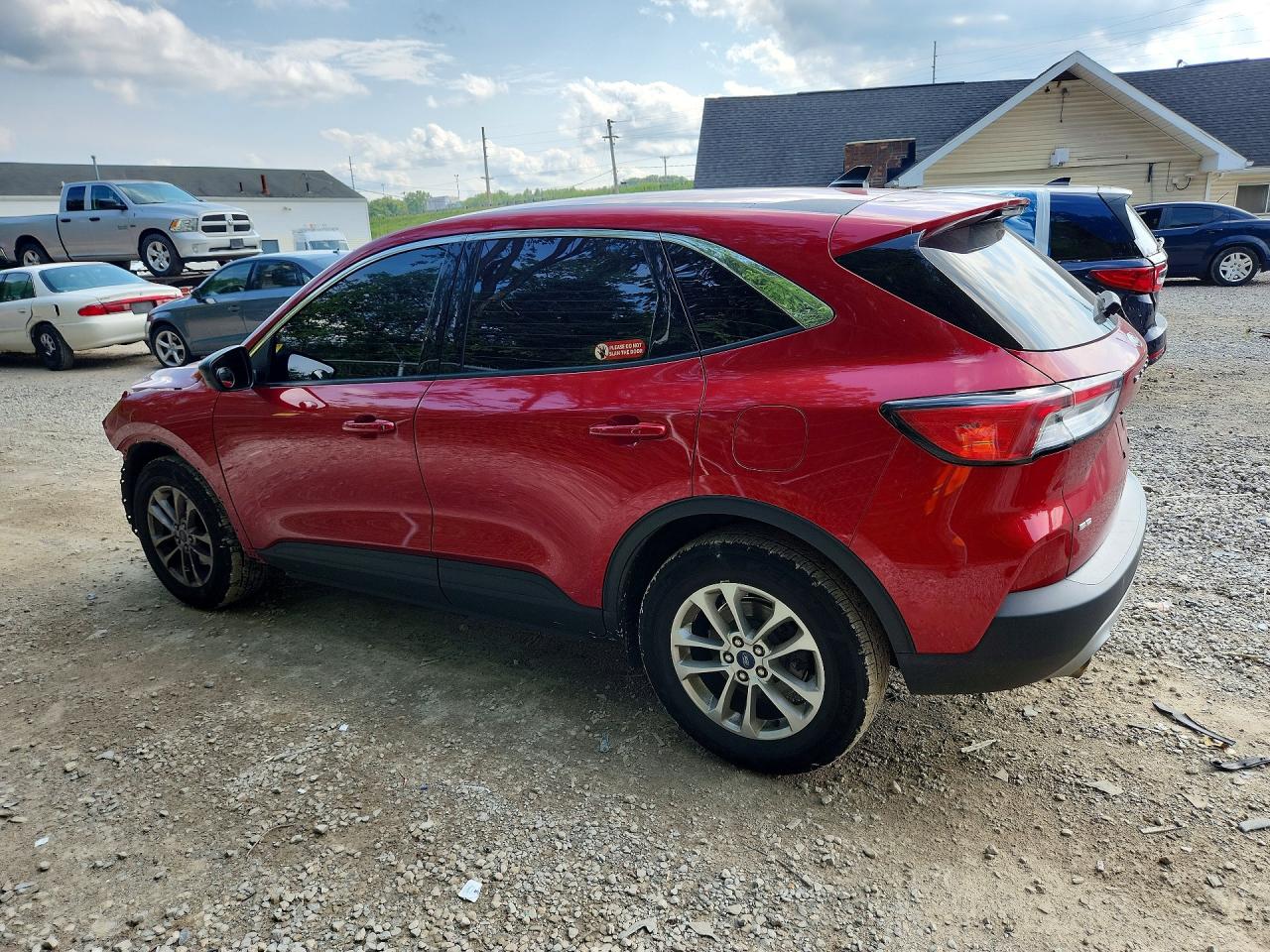 2022 Ford Escape Se Темно-бордовый vin: 1FMCU0G67NUB94906
