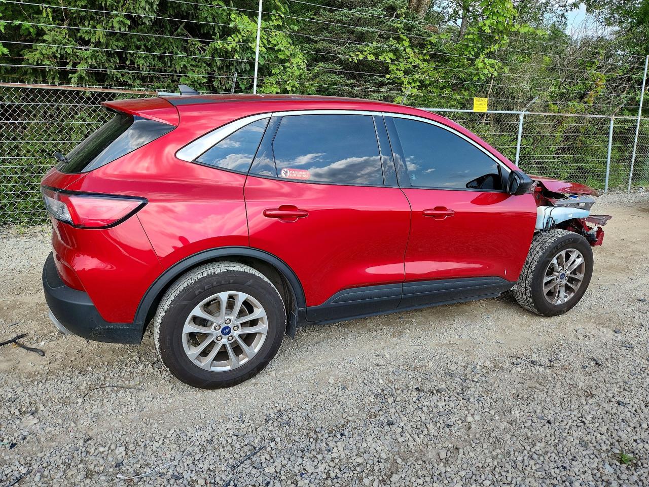 2022 Ford Escape Se Темно-бордовый vin: 1FMCU0G67NUB94906