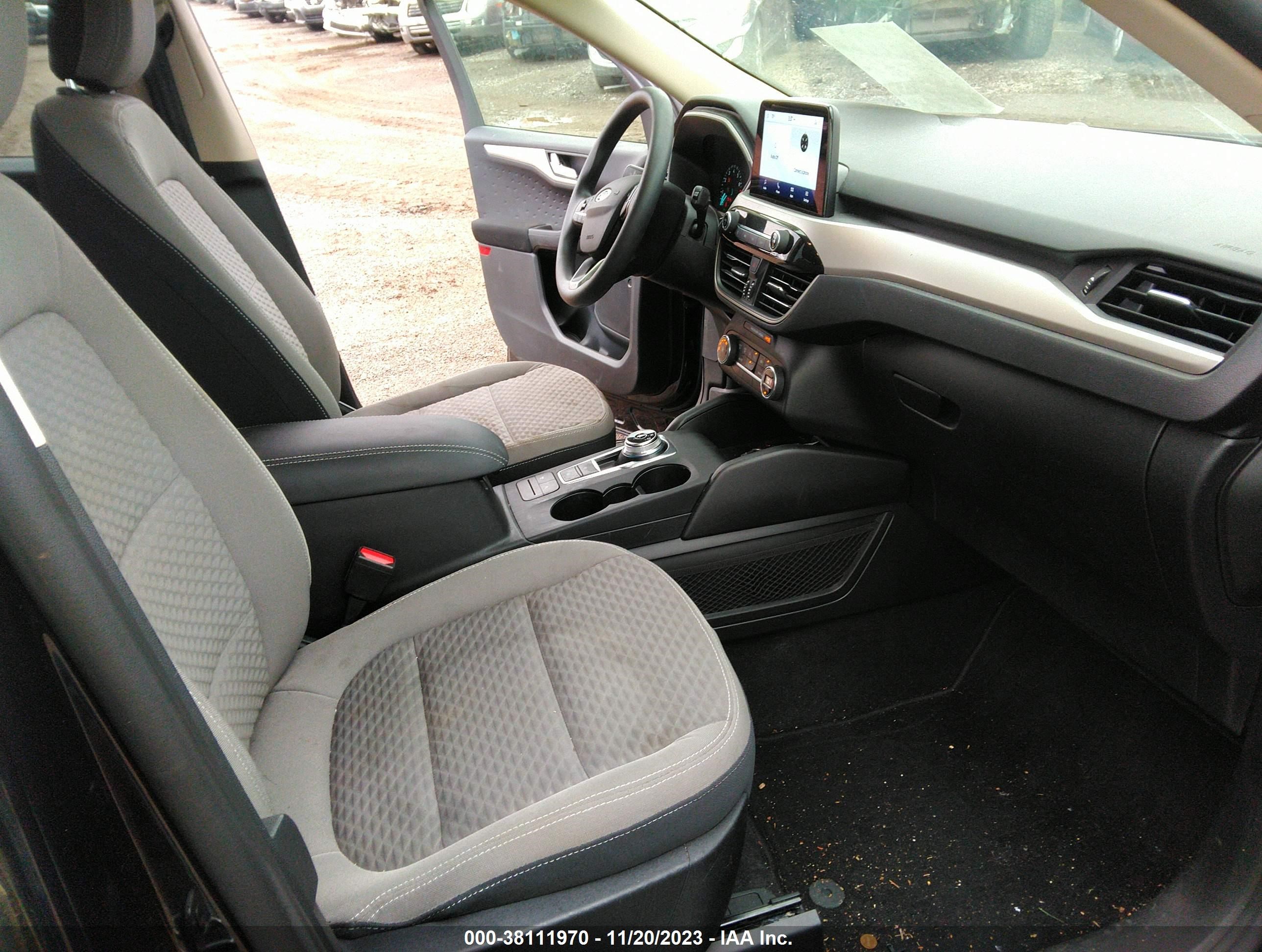 2020 Ford Escape Se Black vin: 1FMCU0G68LUB66707
