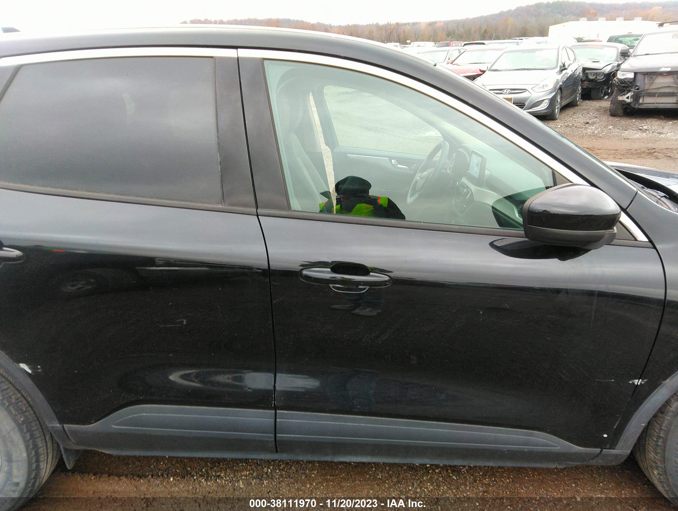 2020 Ford Escape Se Black vin: 1FMCU0G68LUB66707