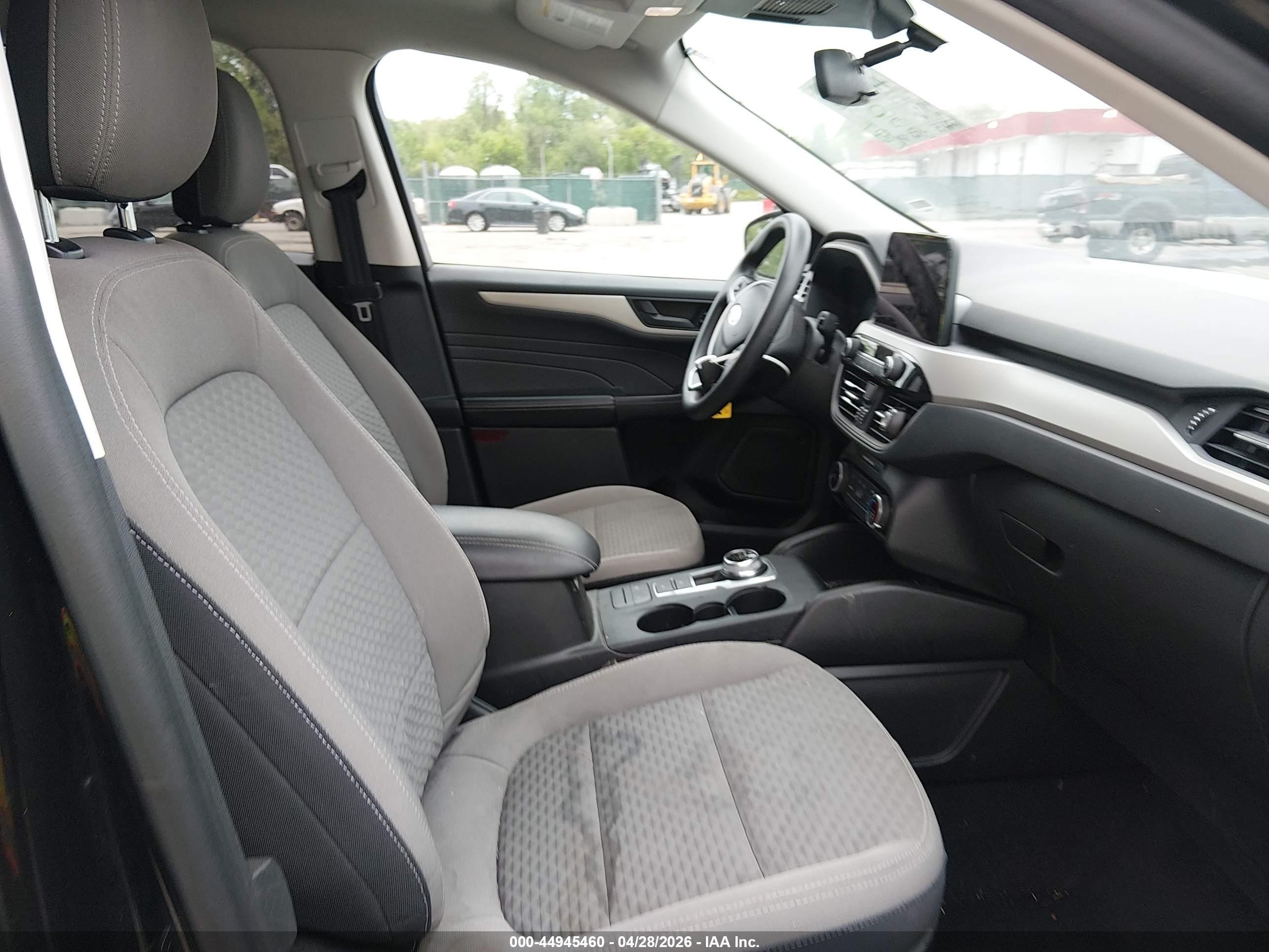 2022 Ford Escape Se Черный vin: 1FMCU0G68NUA90229