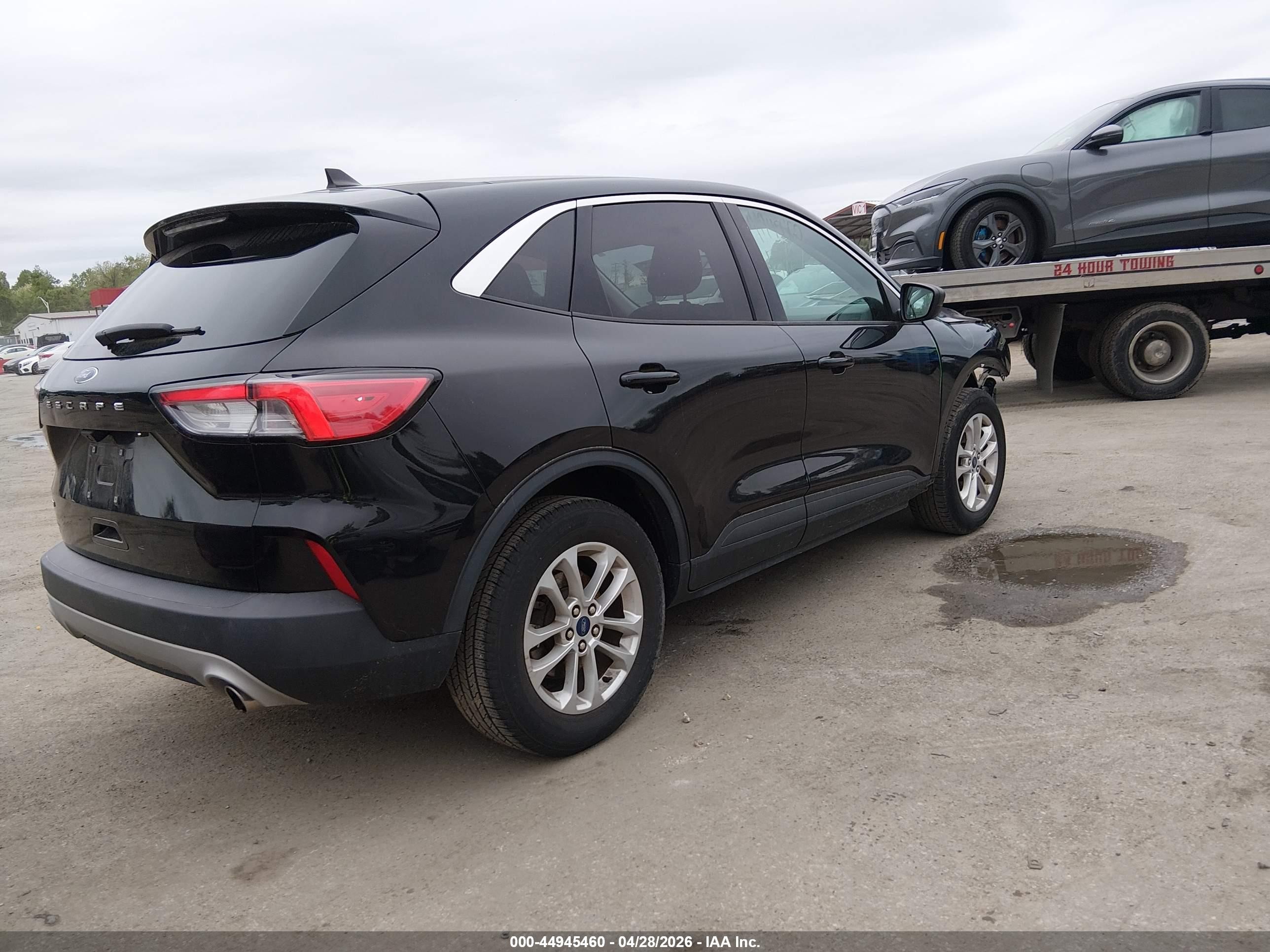 2022 Ford Escape Se Черный vin: 1FMCU0G68NUA90229