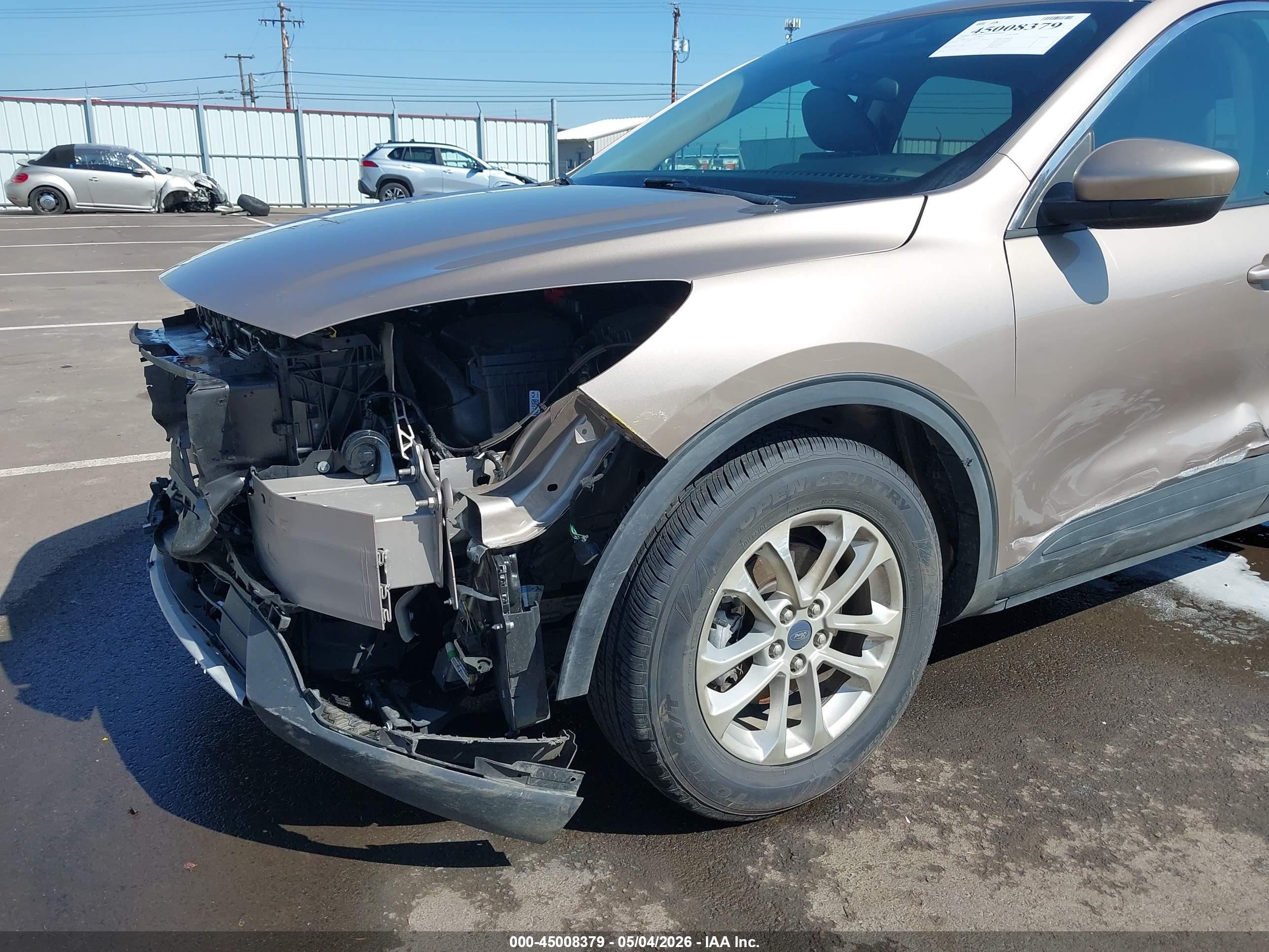 2020 Ford Escape Se Бежевый vin: 1FMCU0G6XLUB13345
