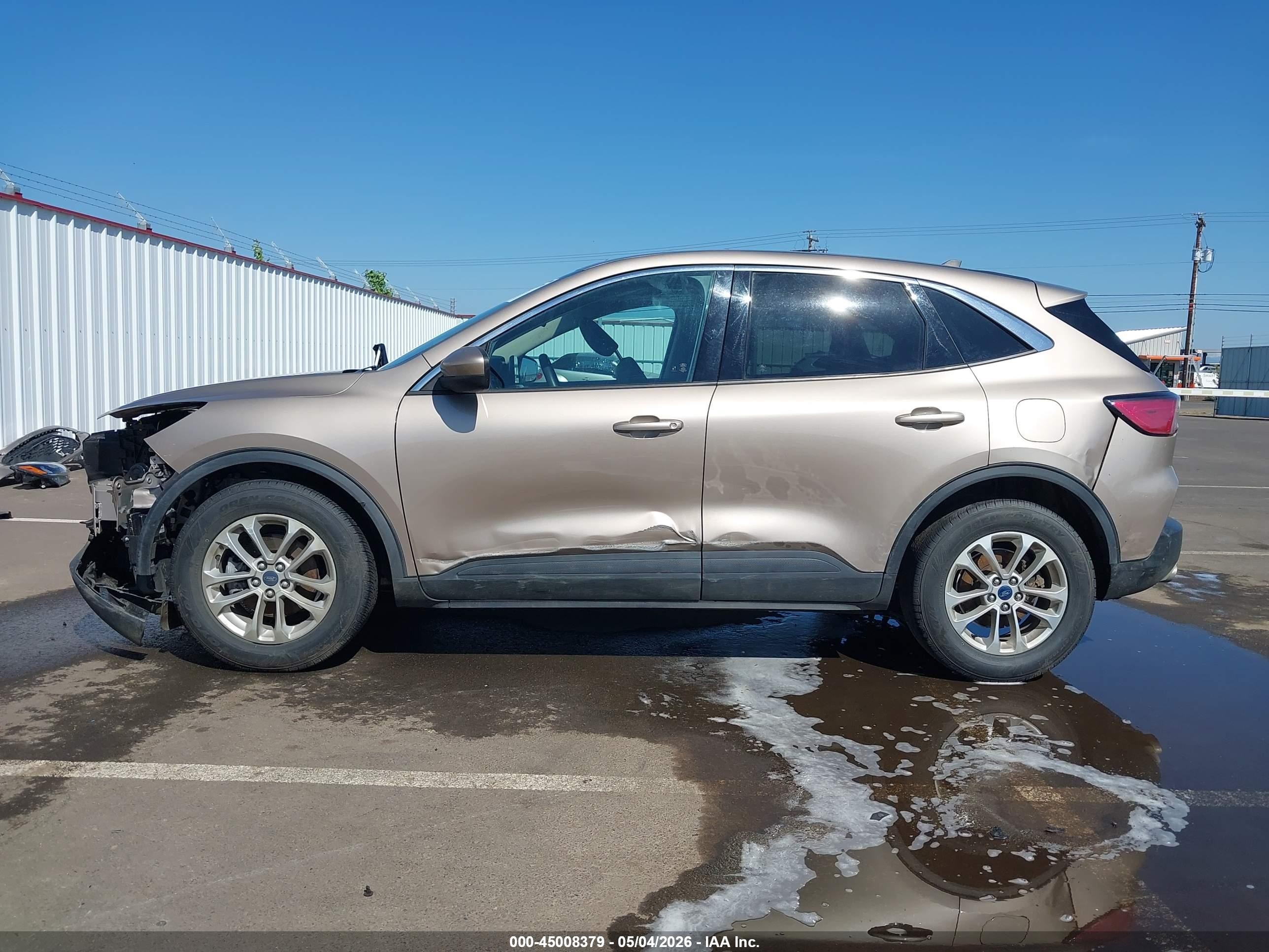 2020 Ford Escape Se Бежевый vin: 1FMCU0G6XLUB13345