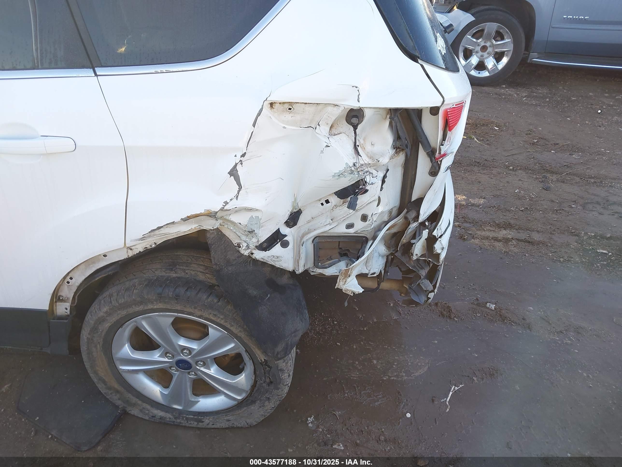 2015 Ford Escape Se White vin: 1FMCU0G71FUB39524