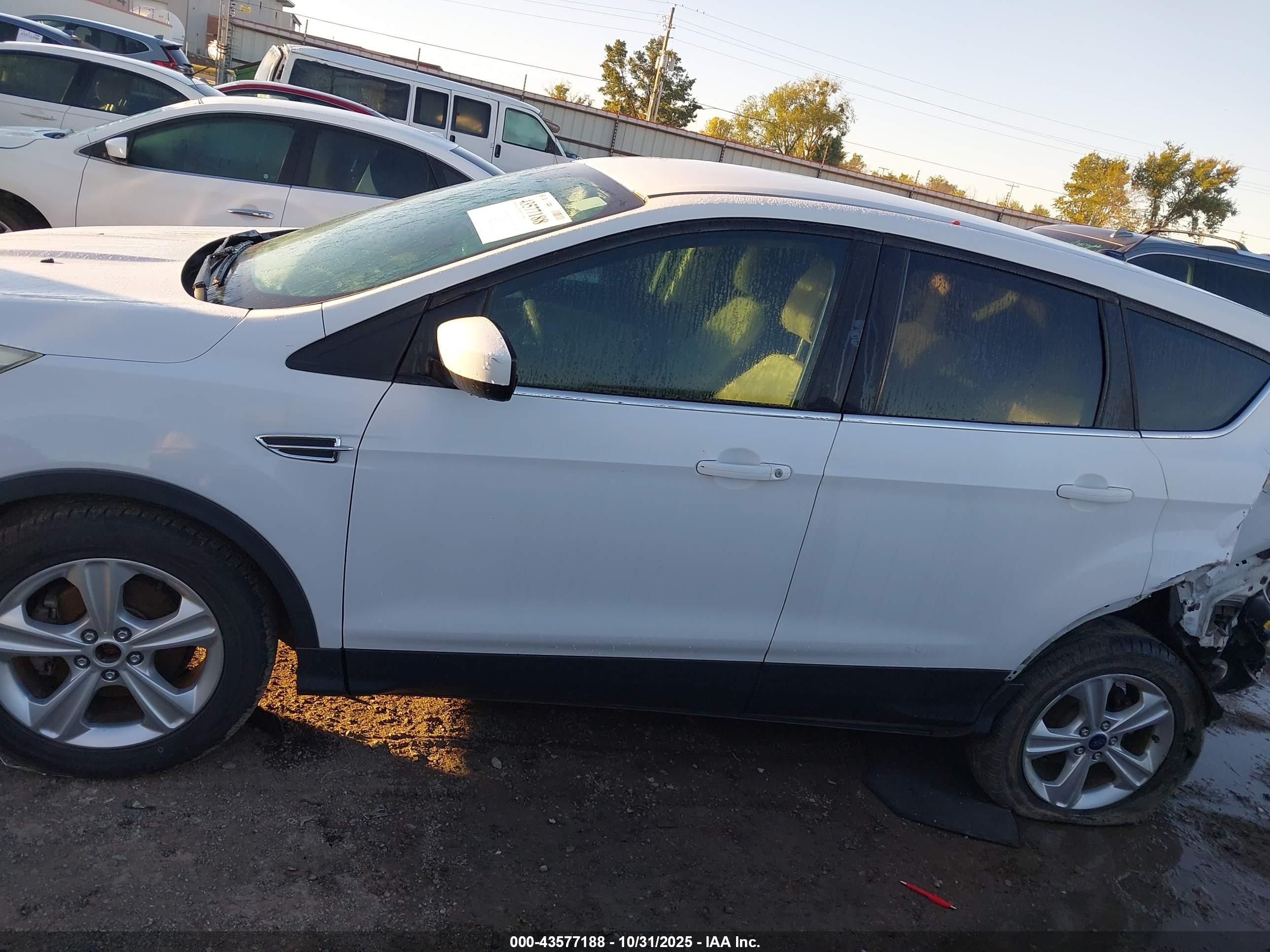 2015 Ford Escape Se White vin: 1FMCU0G71FUB39524