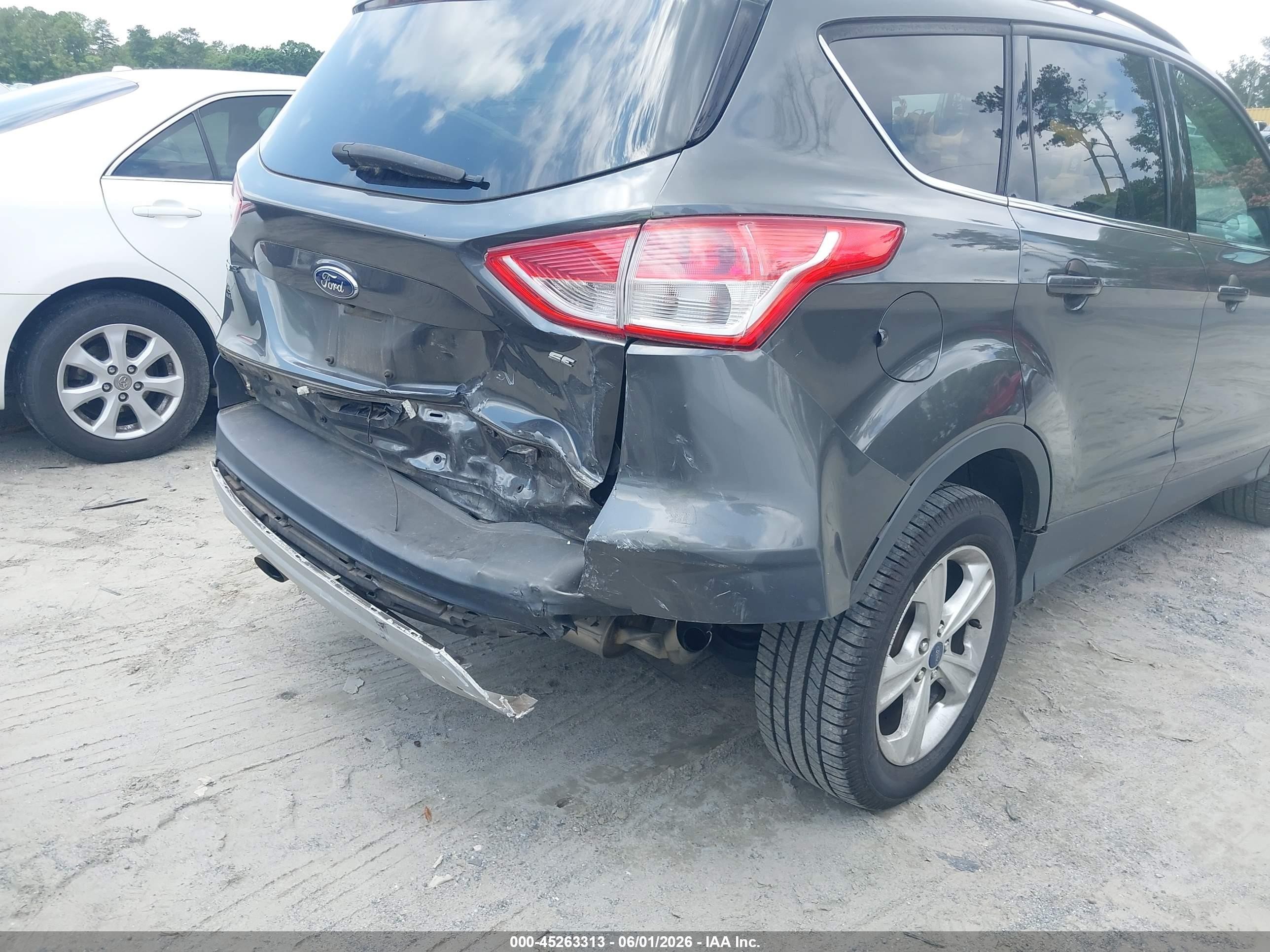 2015 Ford Escape Se Gray vin: 1FMCU0G71FUB45372