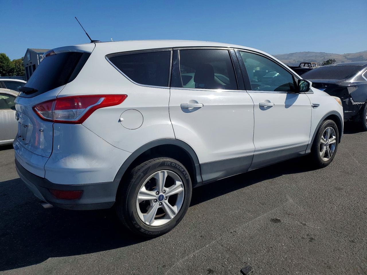 2016 Ford Escape Se White vin: 1FMCU0G72GUC80765
