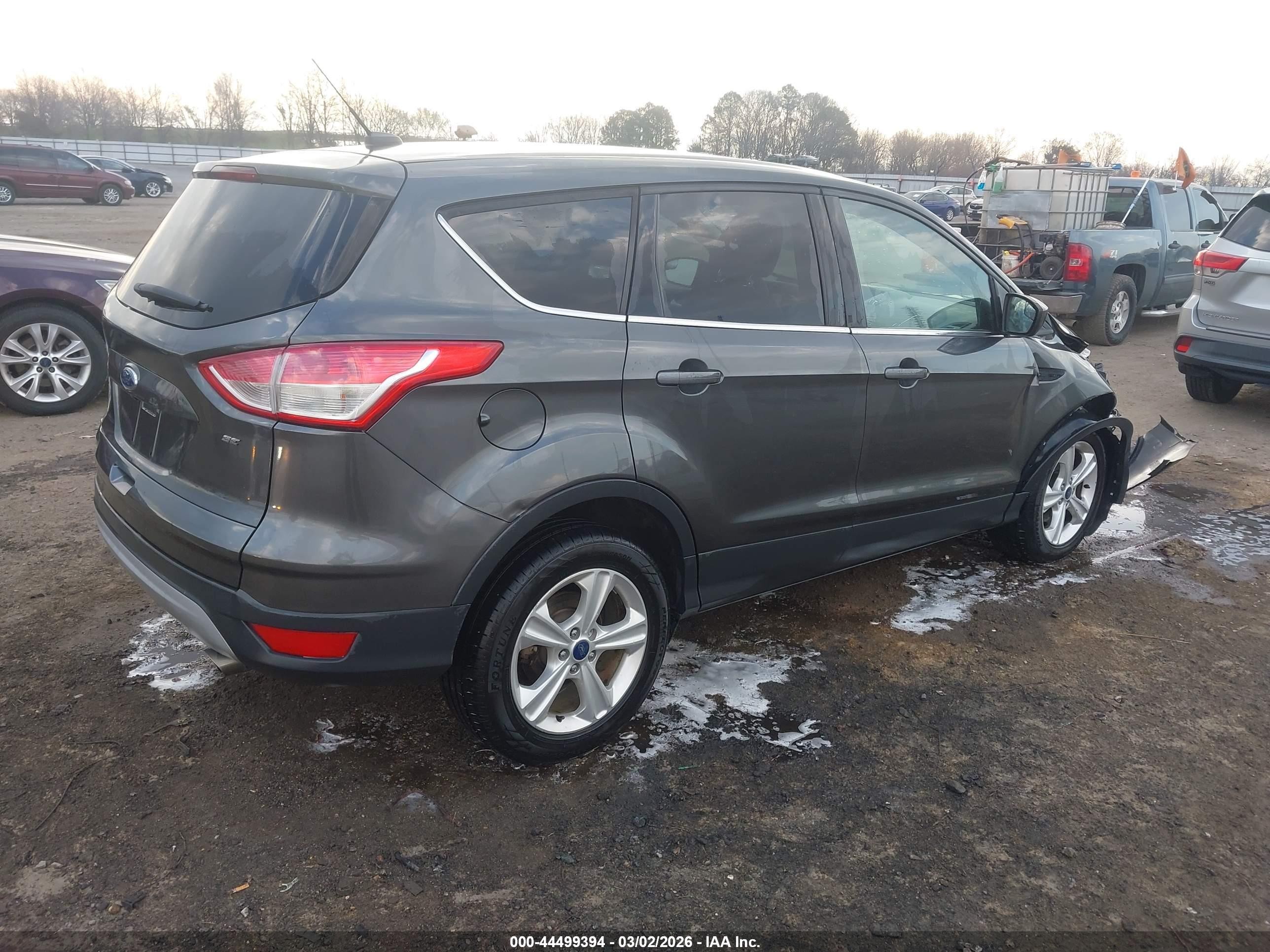 2016 Ford Escape Se Серый vin: 1FMCU0G73GUB58223