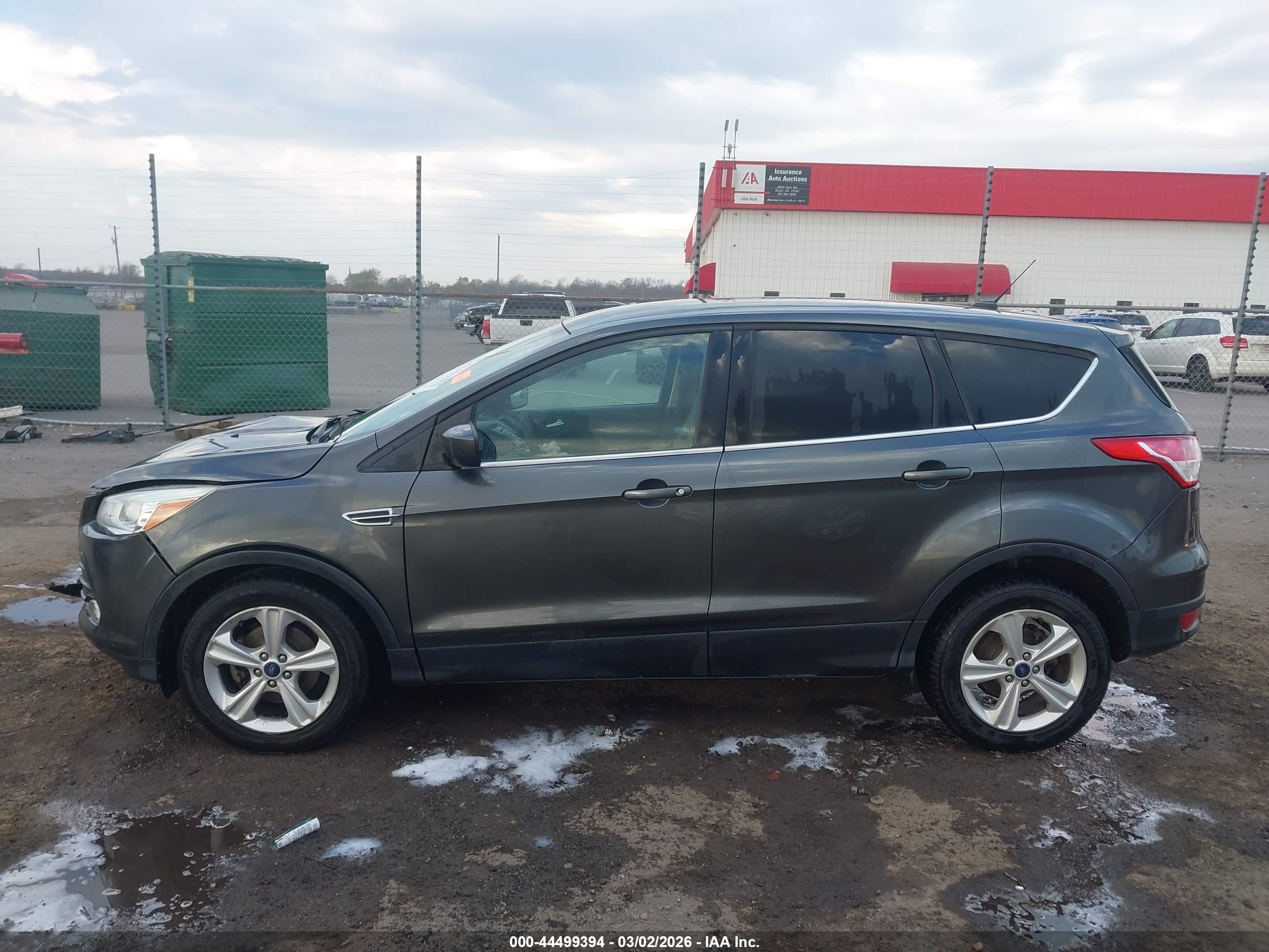 2016 Ford Escape Se Серый vin: 1FMCU0G73GUB58223