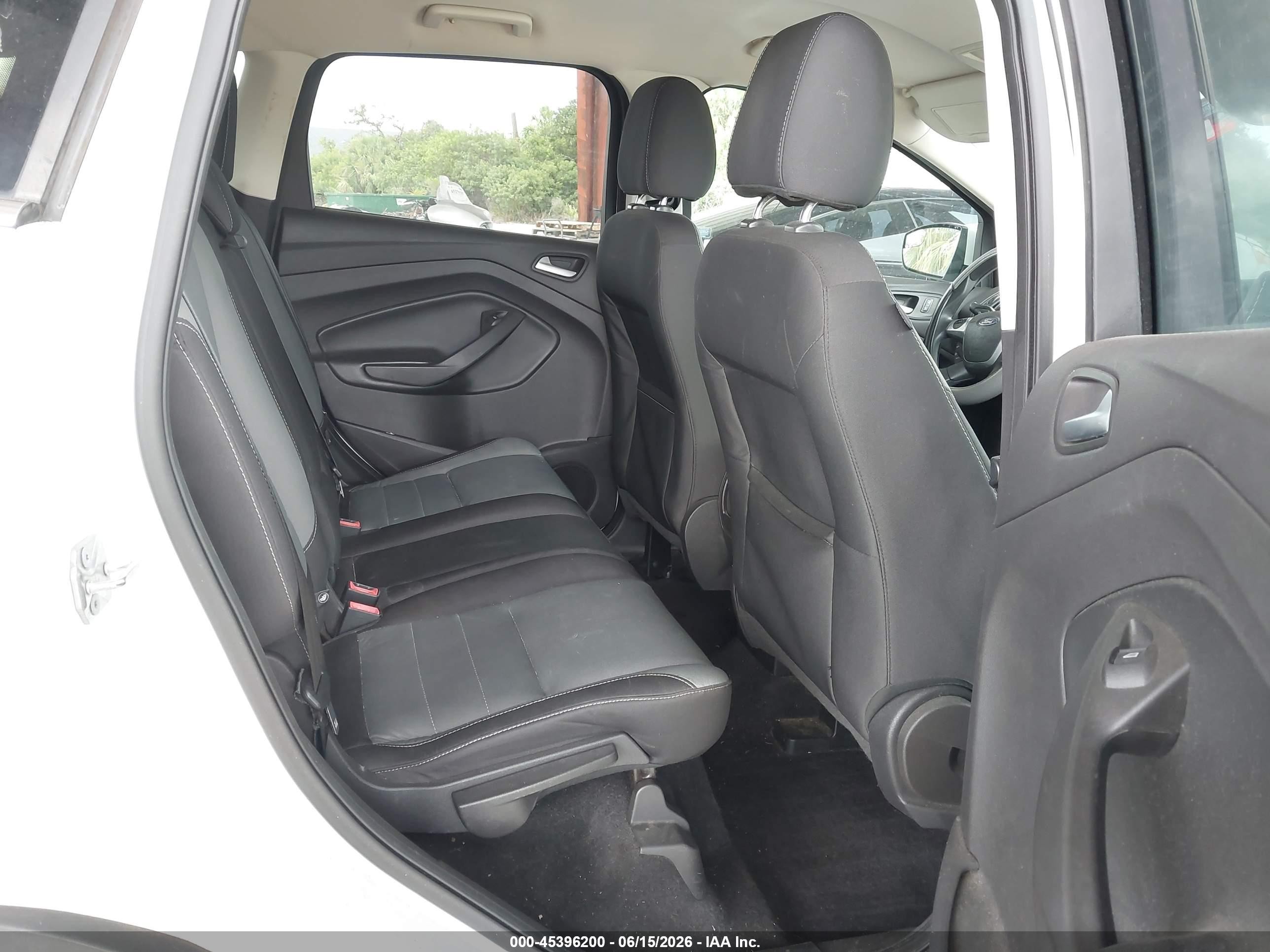 2015 Ford Escape Se Белый vin: 1FMCU0G74FUB32857