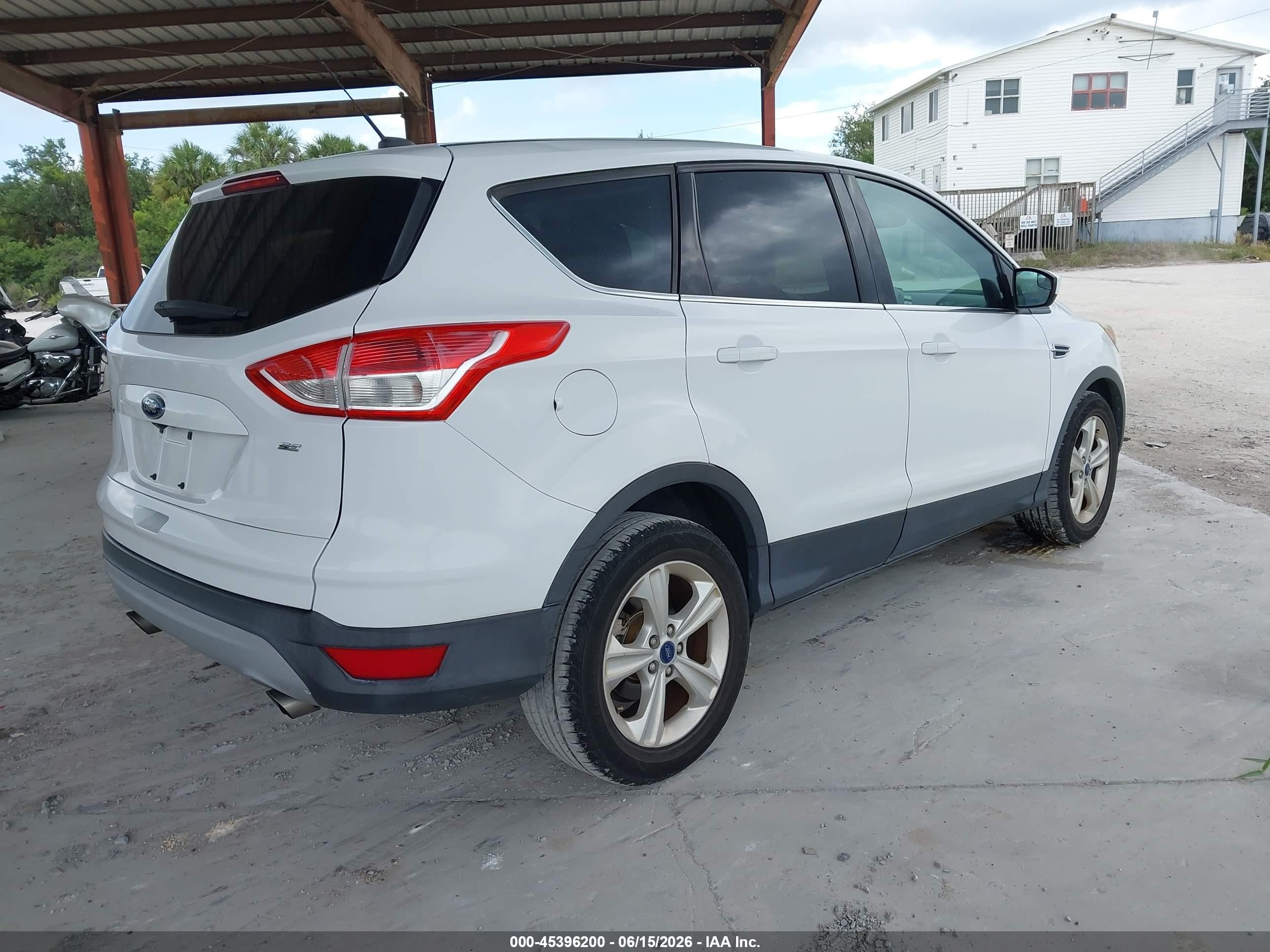 2015 Ford Escape Se Белый vin: 1FMCU0G74FUB32857