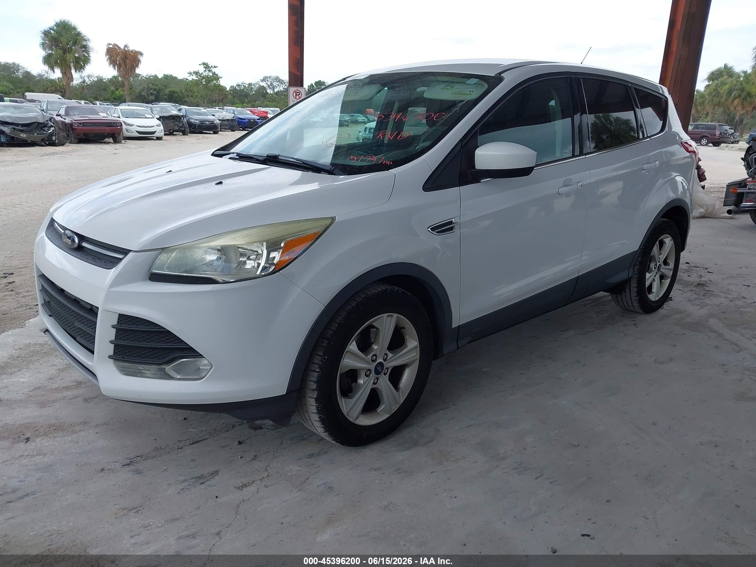 2015 Ford Escape Se Белый vin: 1FMCU0G74FUB32857