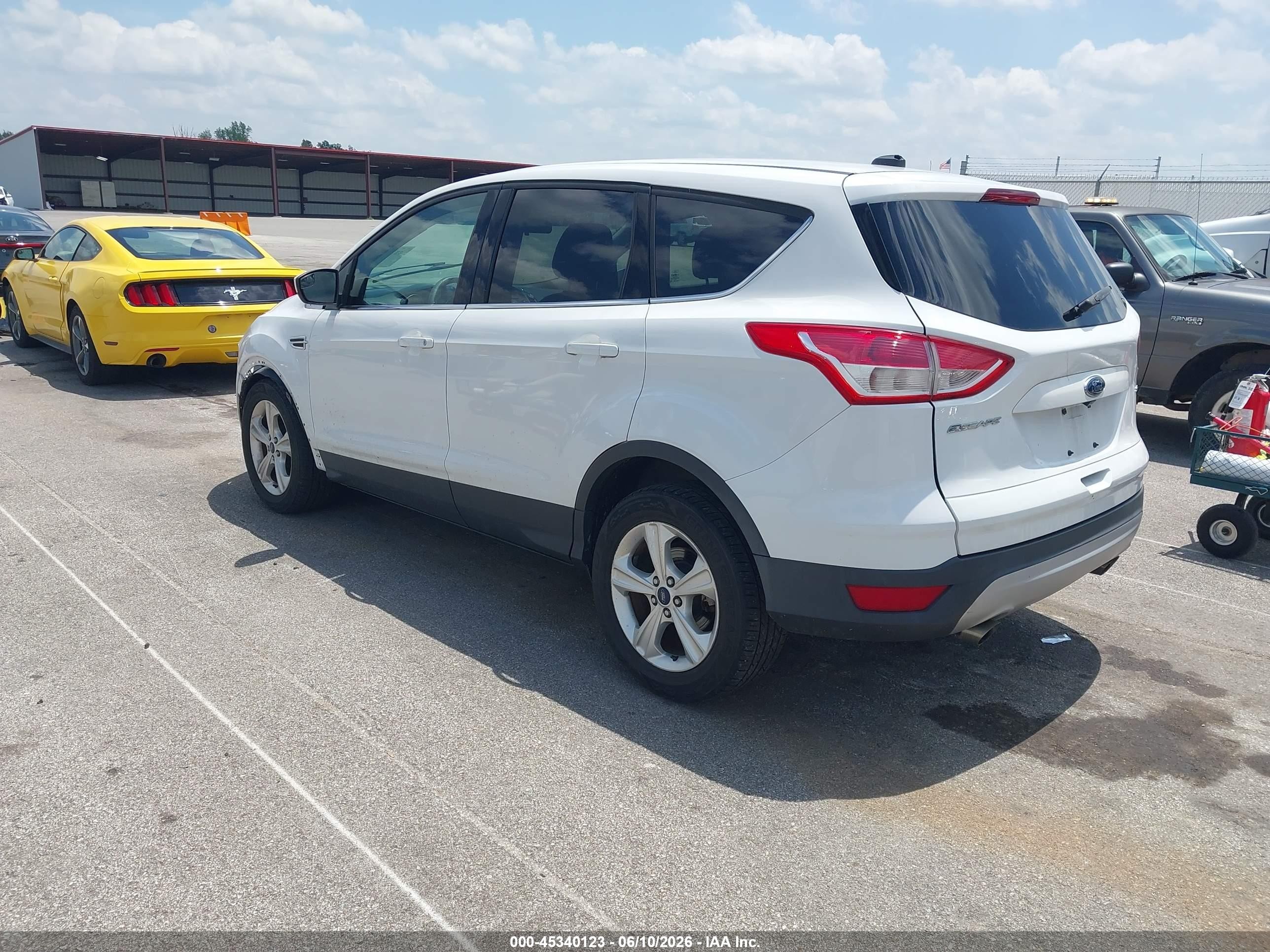 2015 Ford Escape Se White vin: 1FMCU0G74FUB56687
