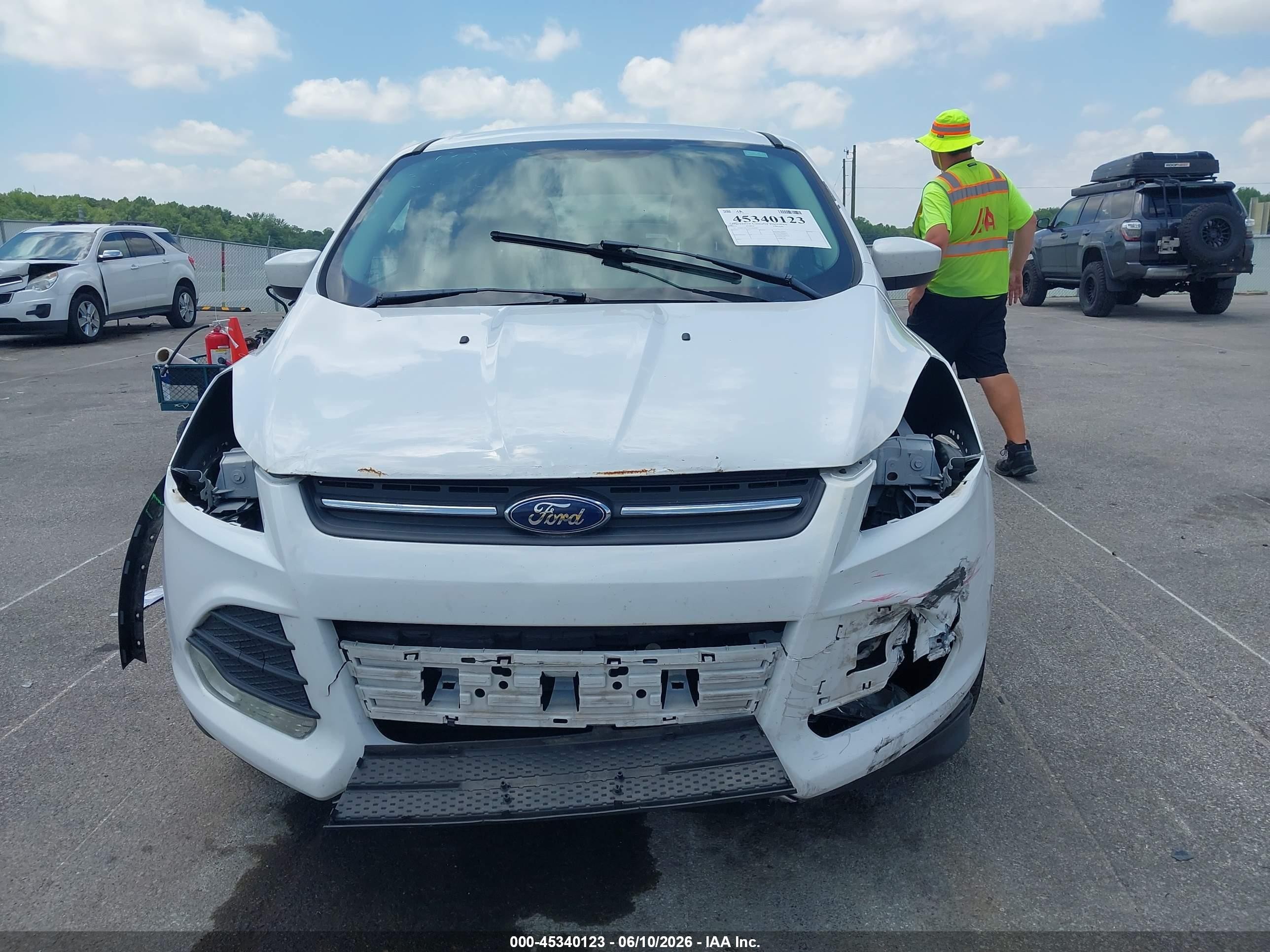 2015 Ford Escape Se White vin: 1FMCU0G74FUB56687