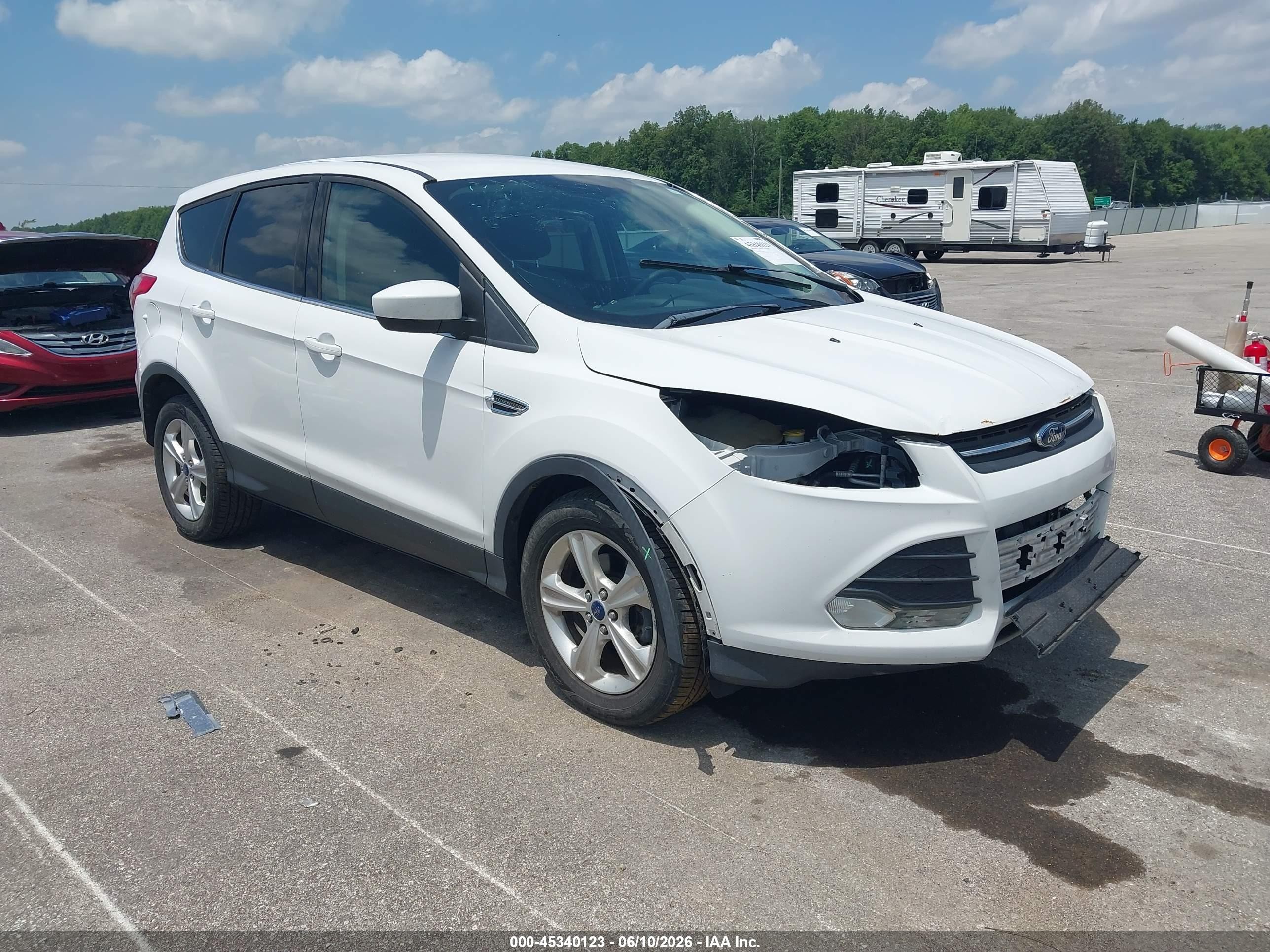 2015 Ford Escape Se White vin: 1FMCU0G74FUB56687