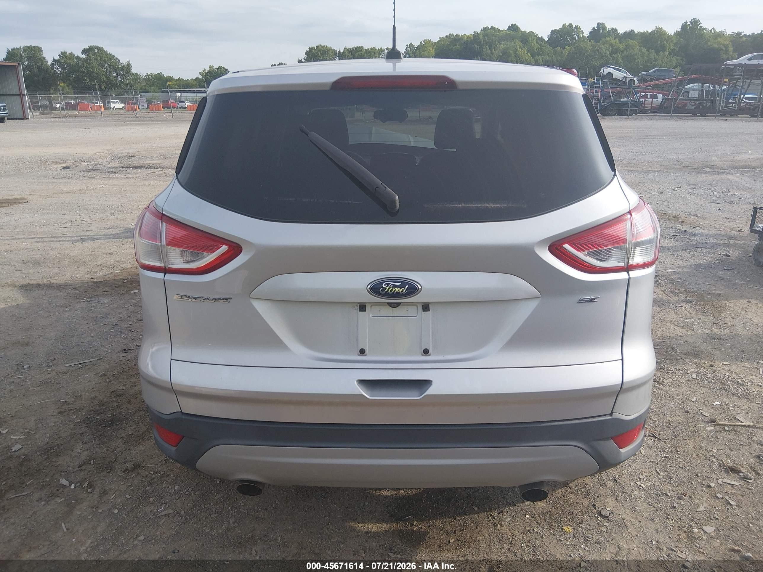 2015 Ford Escape Se Серебряный vin: 1FMCU0G75FUA36882