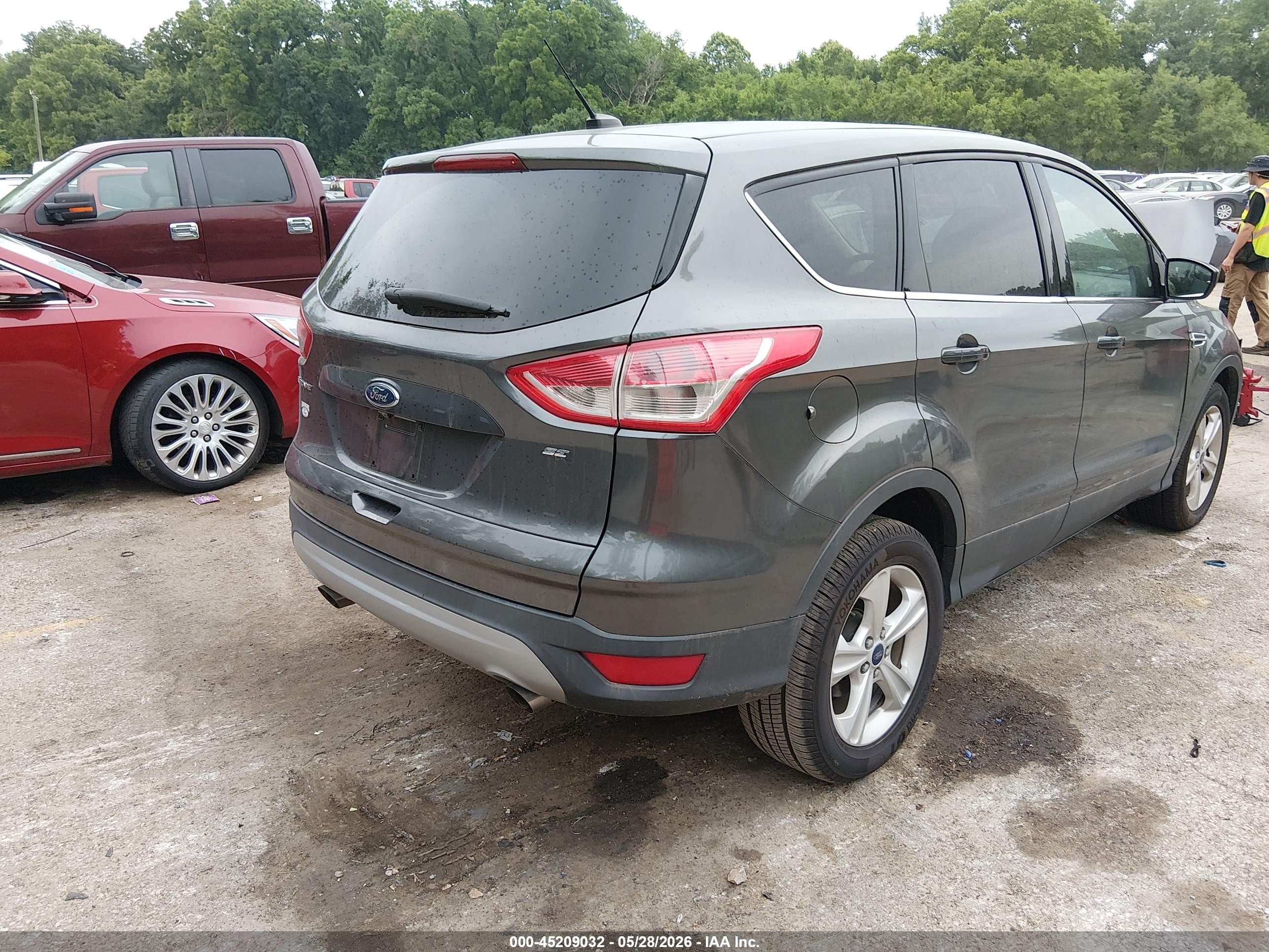 2016 Ford Escape Se Серый vin: 1FMCU0G75GUA29190