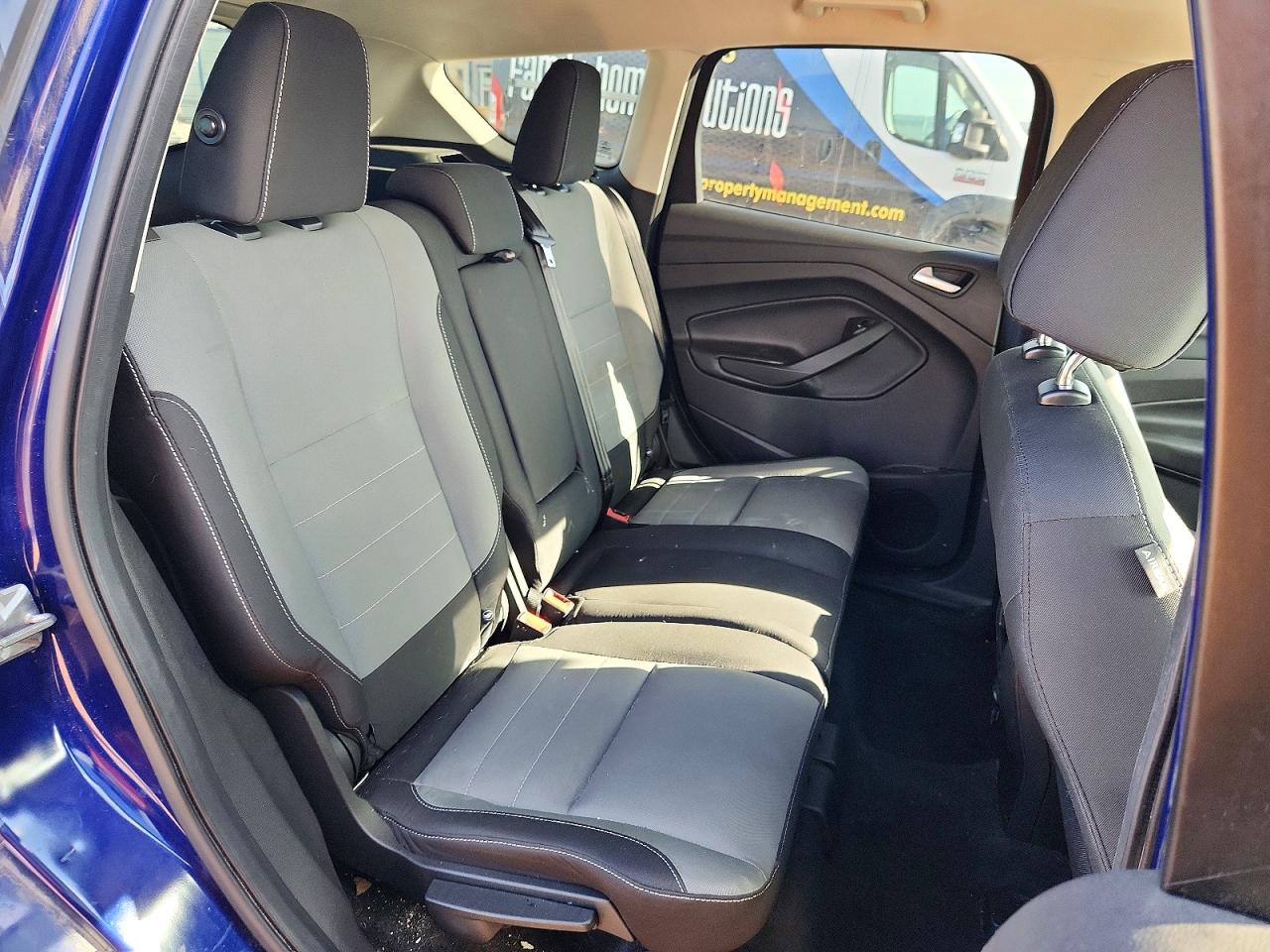 2016 Ford Escape Se Синий vin: 1FMCU0G75GUA64697