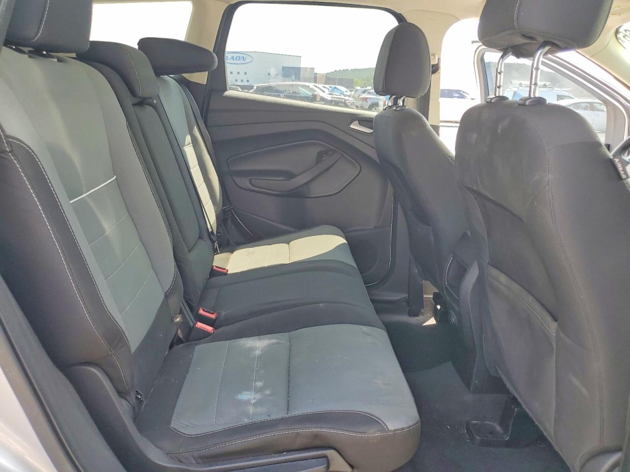 2015 Ford Escape Se Серебряный vin: 1FMCU0G76FUB14120