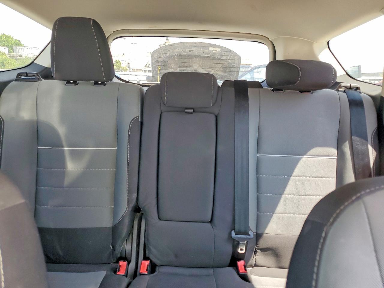 2015 Ford Escape Se Серебряный vin: 1FMCU0G76FUB14120
