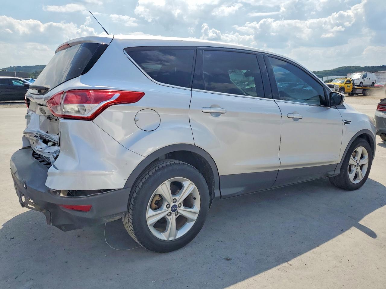 2015 Ford Escape Se Серебряный vin: 1FMCU0G76FUB14120