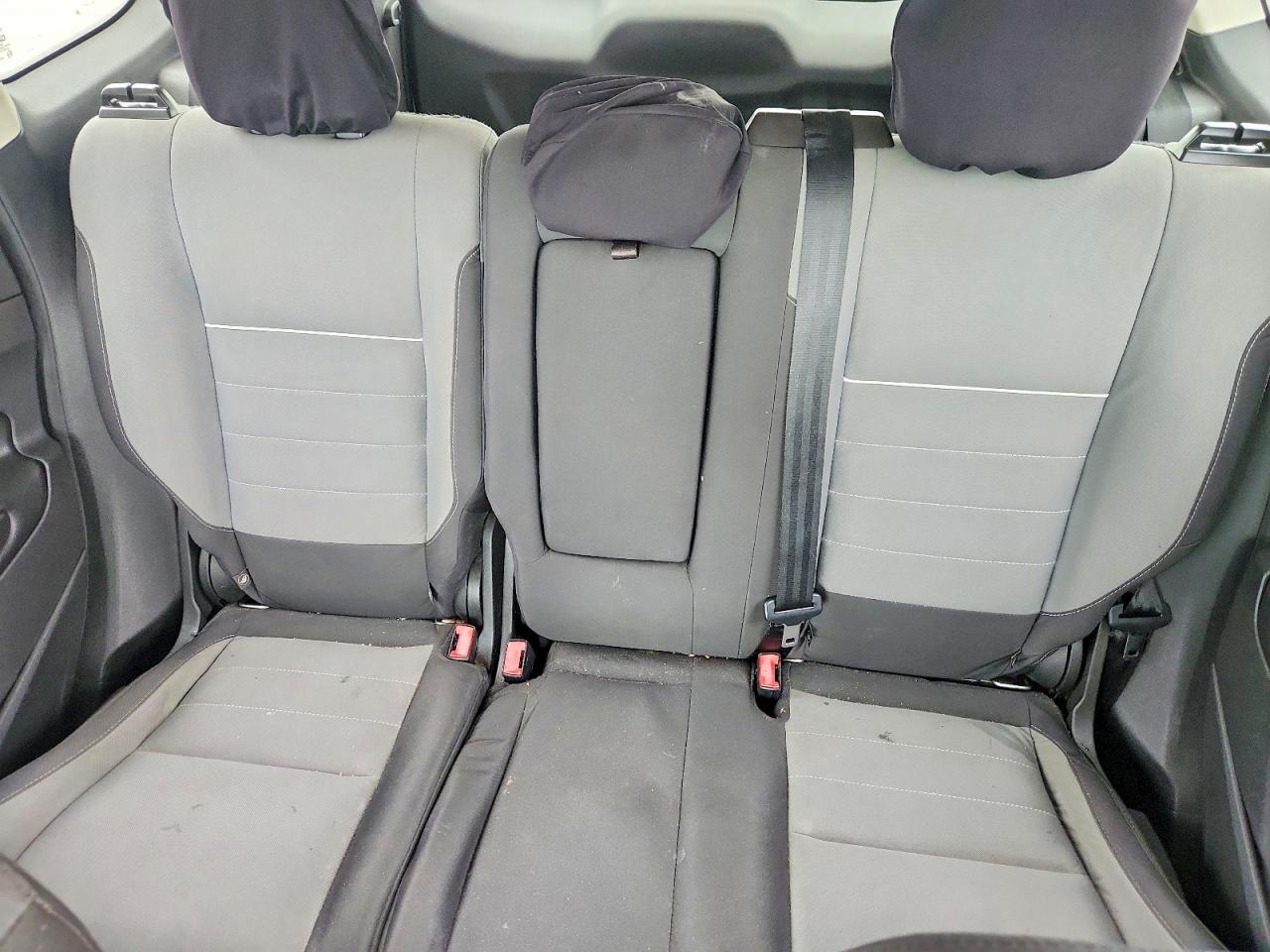 2015 Ford Escape Se Серебряный vin: 1FMCU0G7XFUA22217