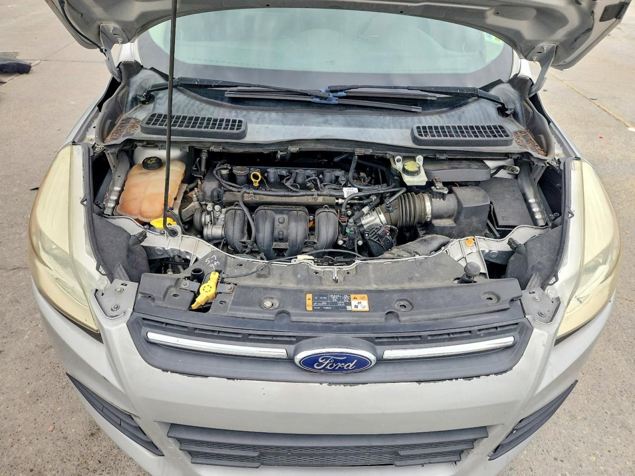 2015 Ford Escape Se Серебряный vin: 1FMCU0G7XFUA22217