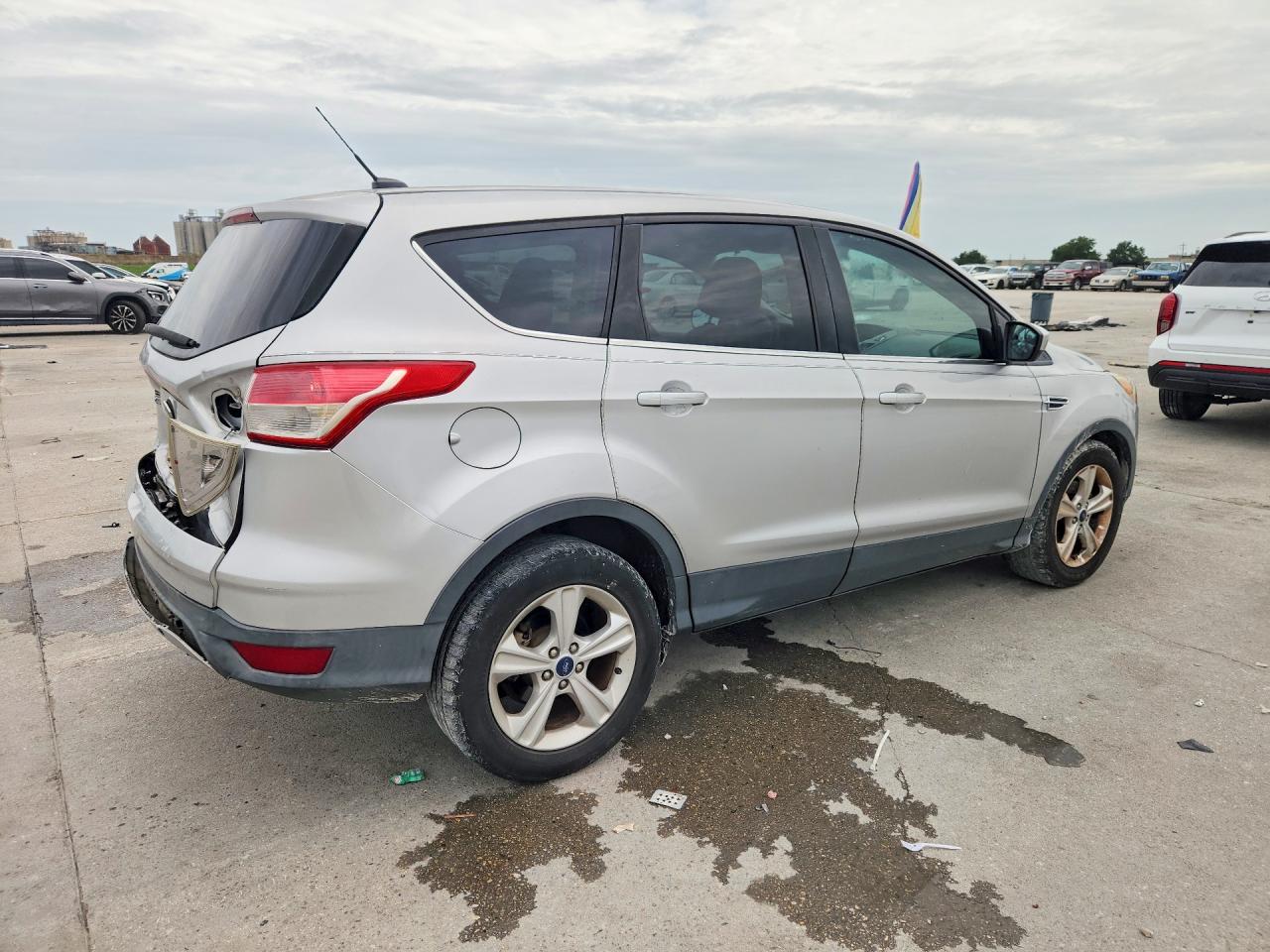 2015 Ford Escape Se Серебряный vin: 1FMCU0G7XFUA22217
