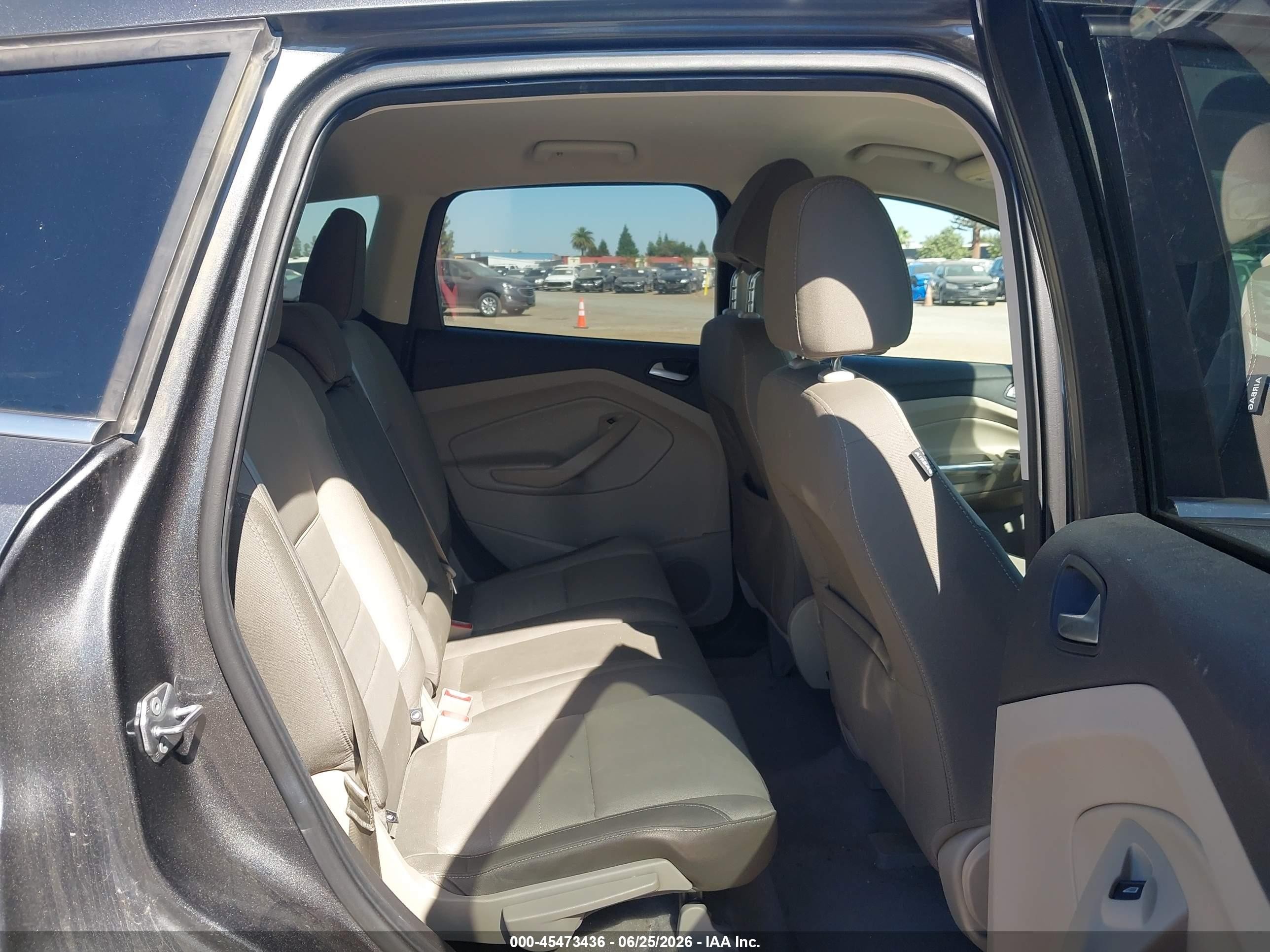 2015 Ford Escape Se Серый vin: 1FMCU0G7XFUC12874