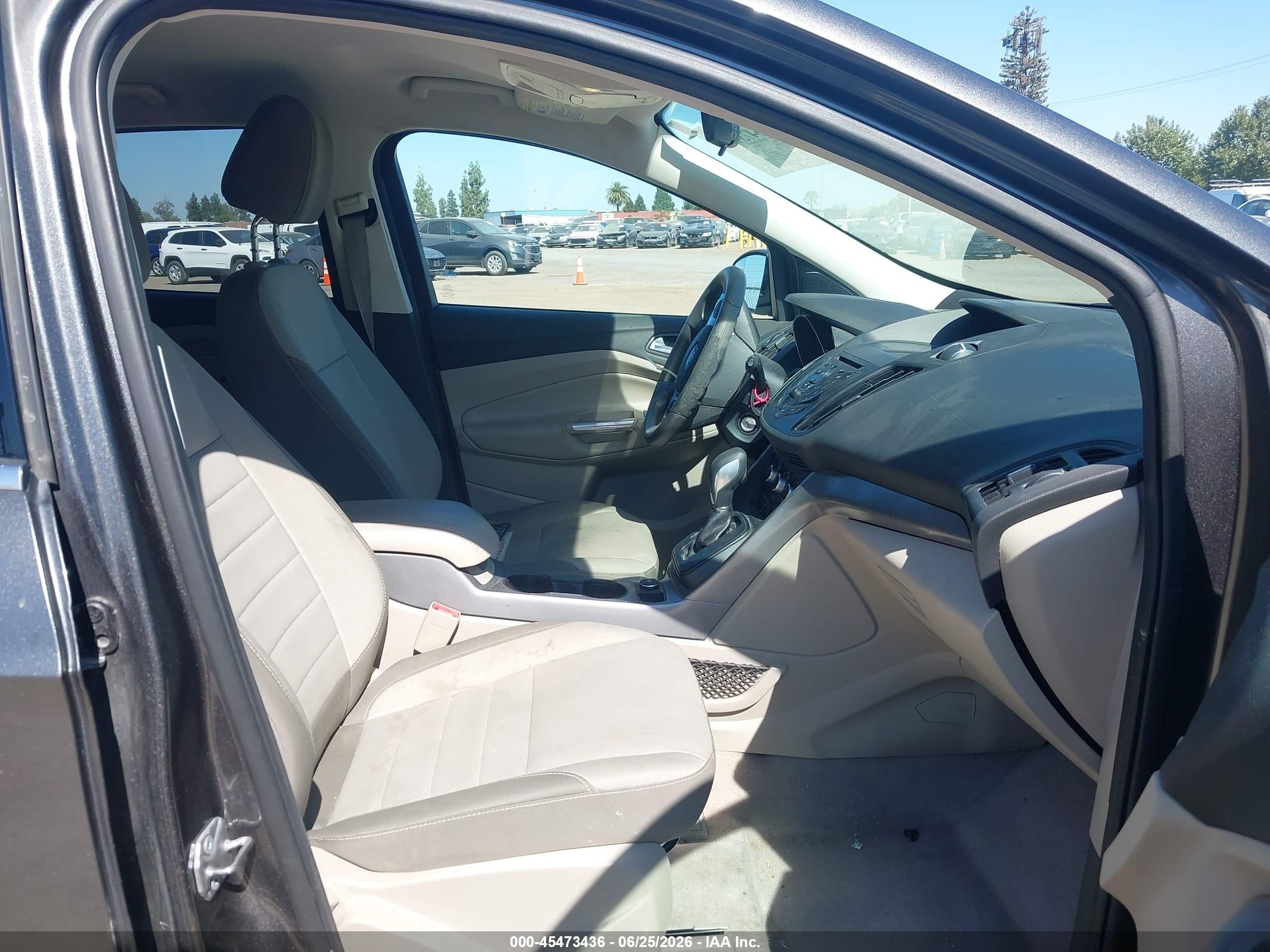 2015 Ford Escape Se Серый vin: 1FMCU0G7XFUC12874