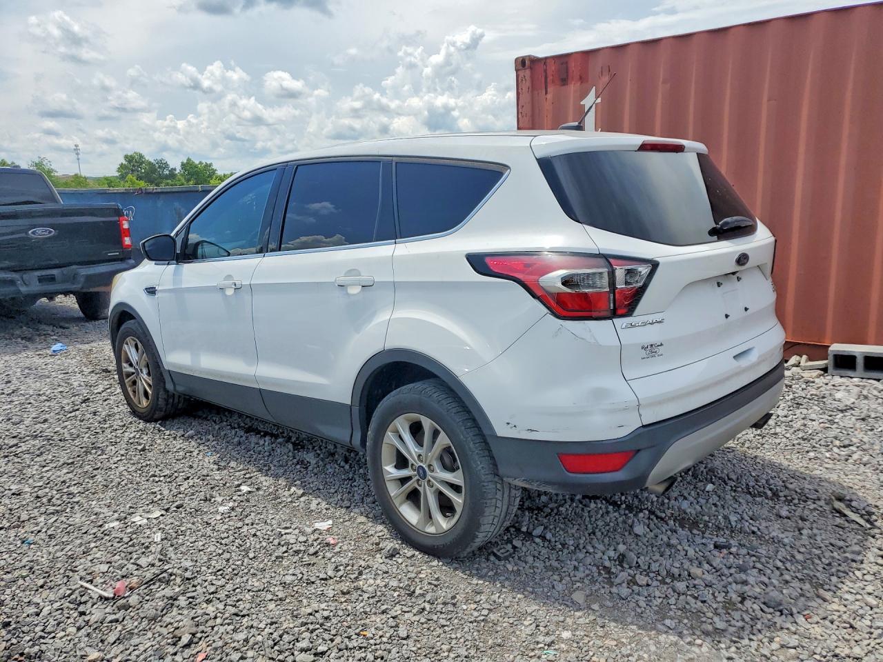 2017 Ford Escape Se White vin: 1FMCU0G90HUB67223
