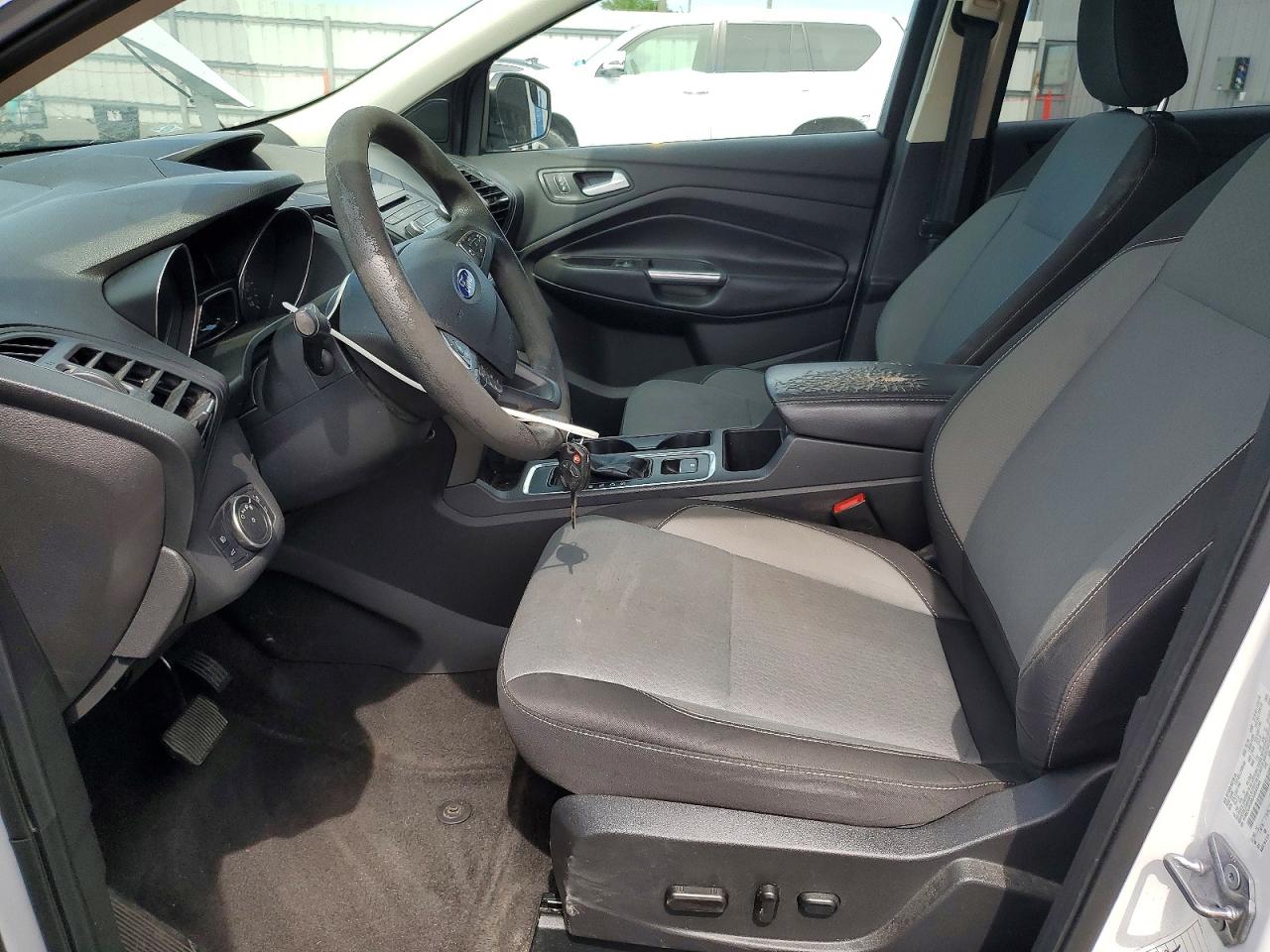 2018 Ford Escape Se White vin: 1FMCU0G90JUB49343