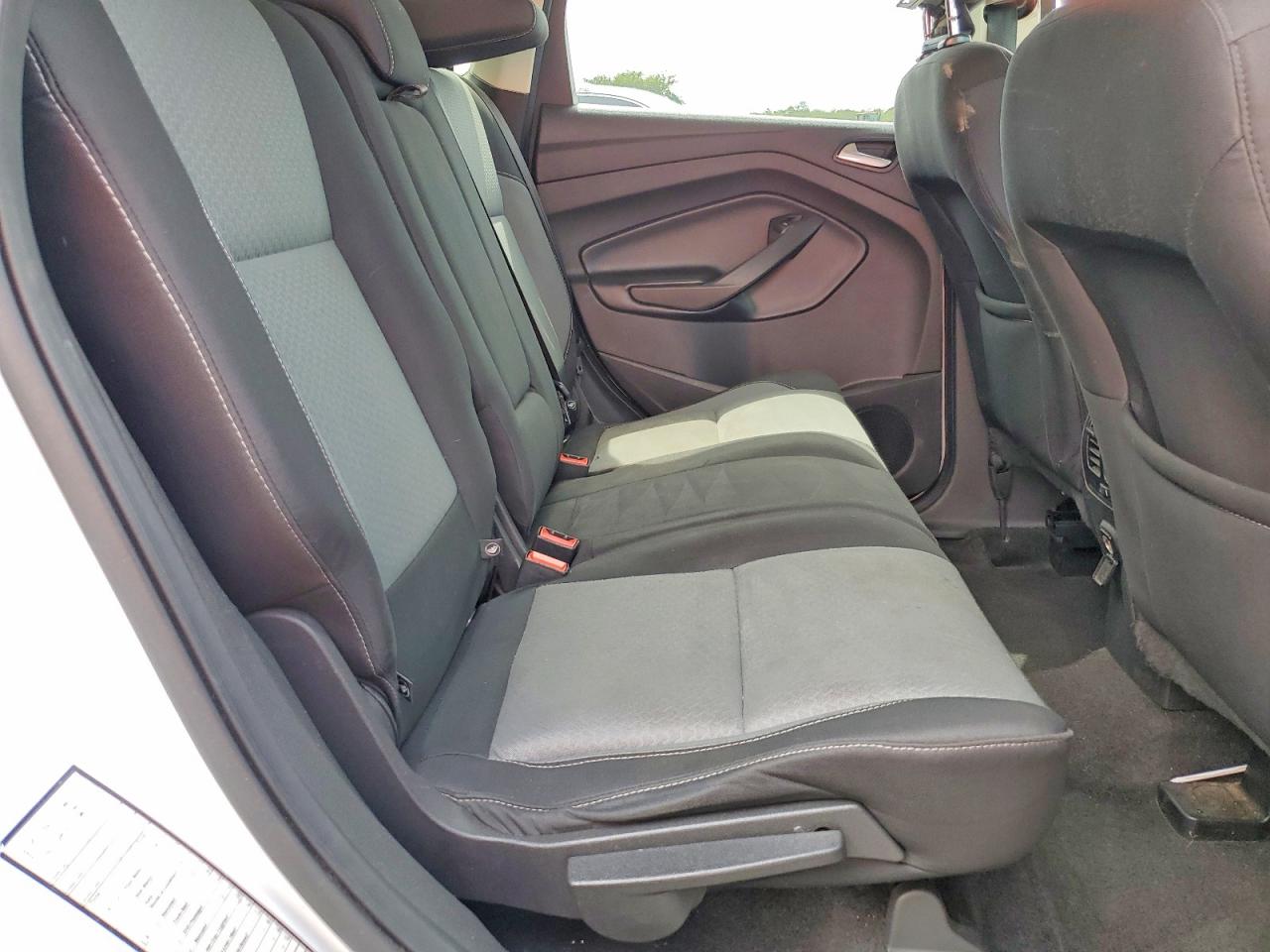 2018 Ford Escape Se White vin: 1FMCU0G90JUB49343