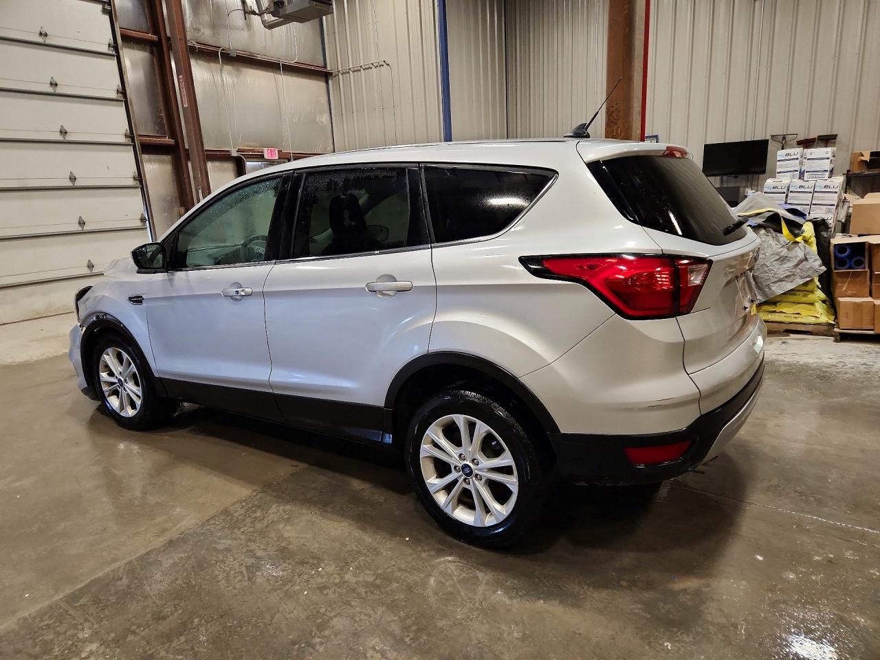 2019 Ford Escape Se Silver vin: 1FMCU0G90KUB33953