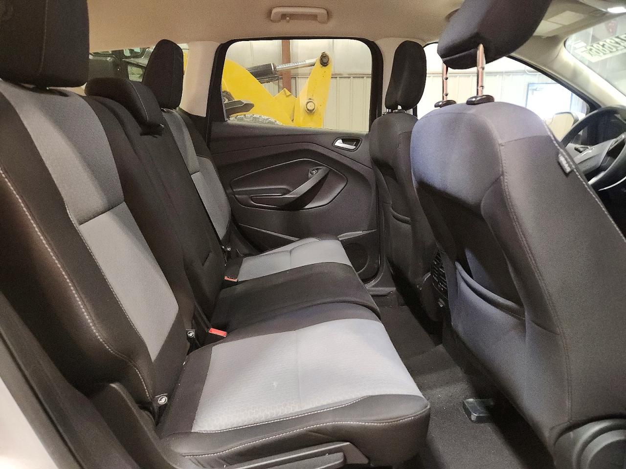 2019 Ford Escape Se Silver vin: 1FMCU0G90KUB33953