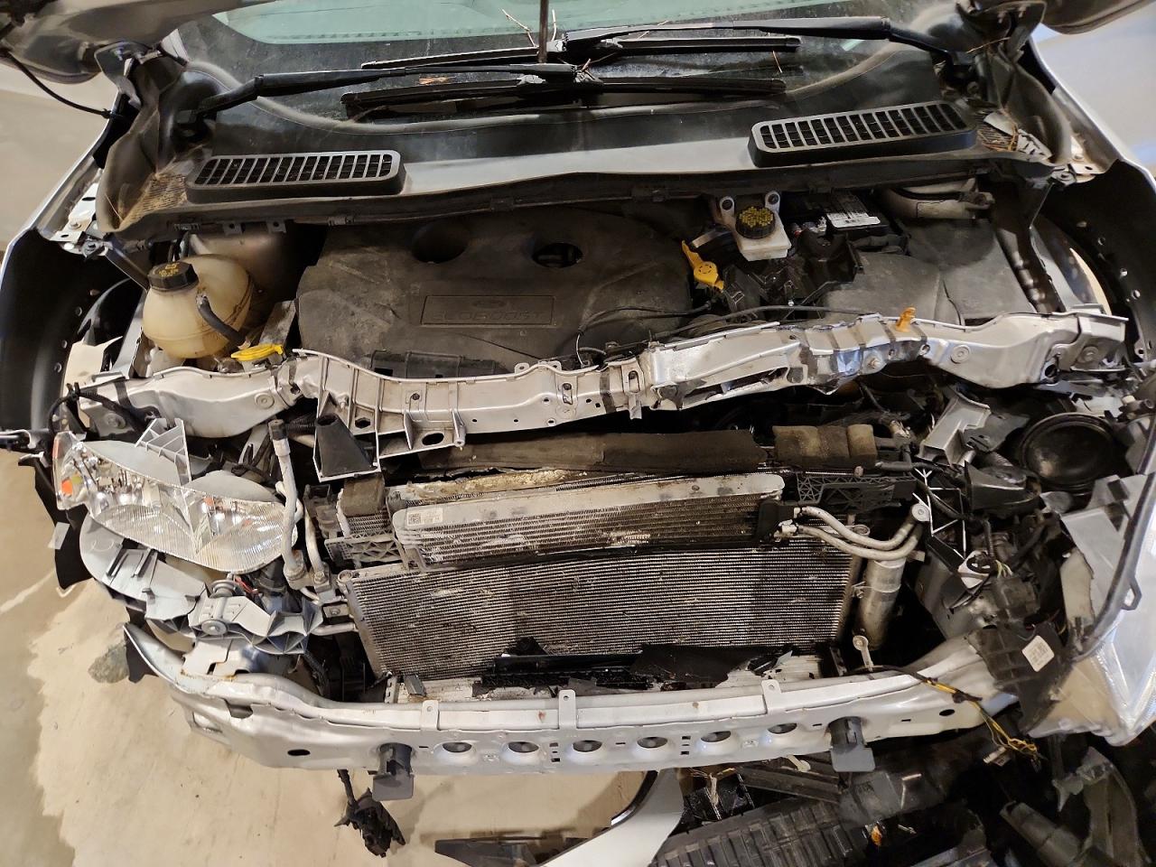2019 Ford Escape Se Silver vin: 1FMCU0G90KUB33953