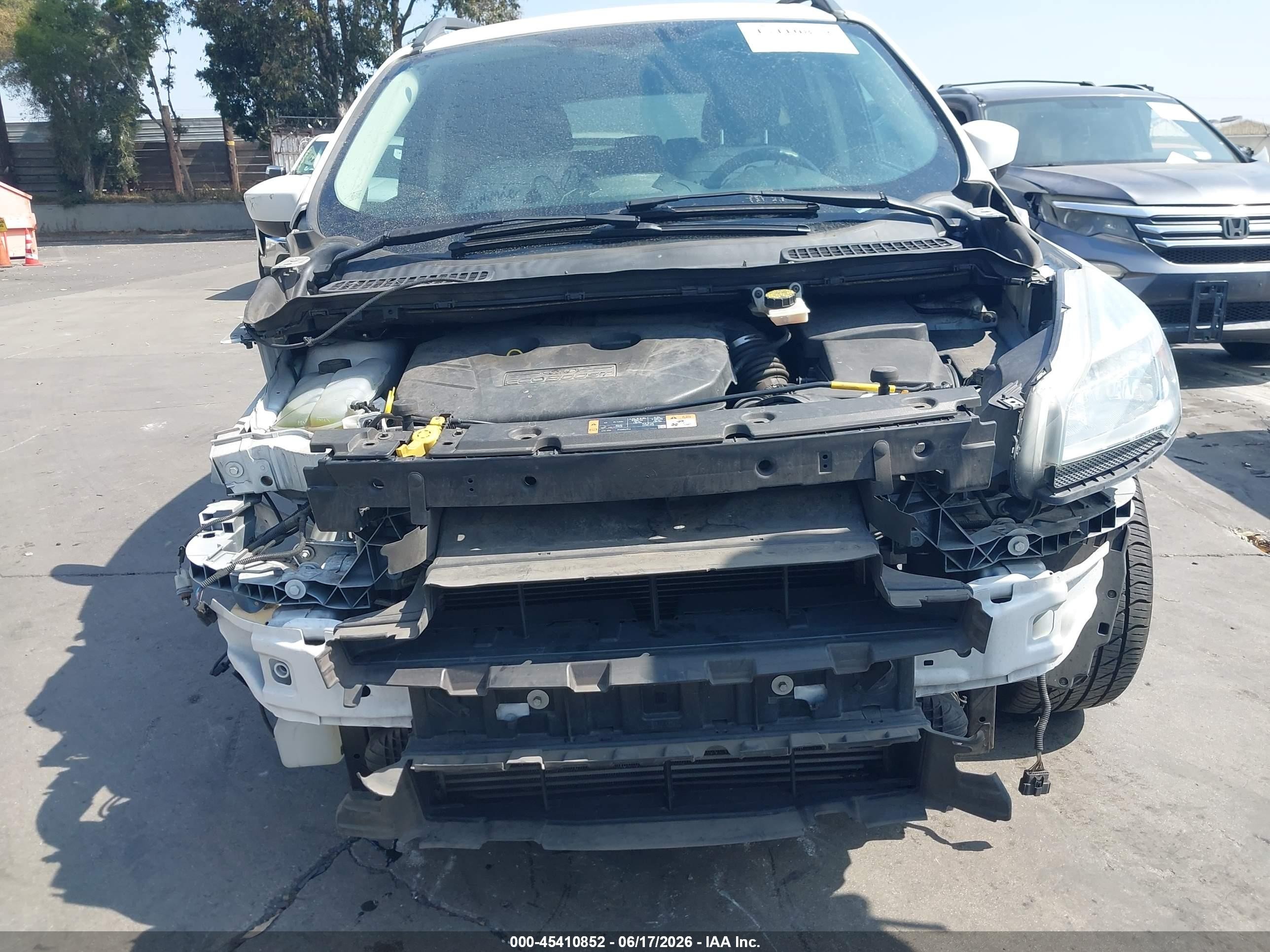 2014 Ford Escape Se White vin: 1FMCU0G91EUB31410