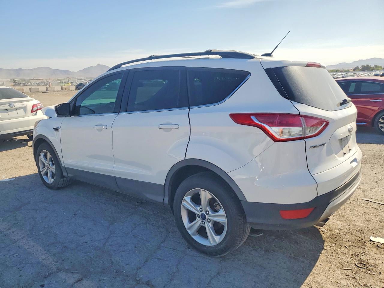 2015 Ford Escape Se White vin: 1FMCU0G92FUB73196