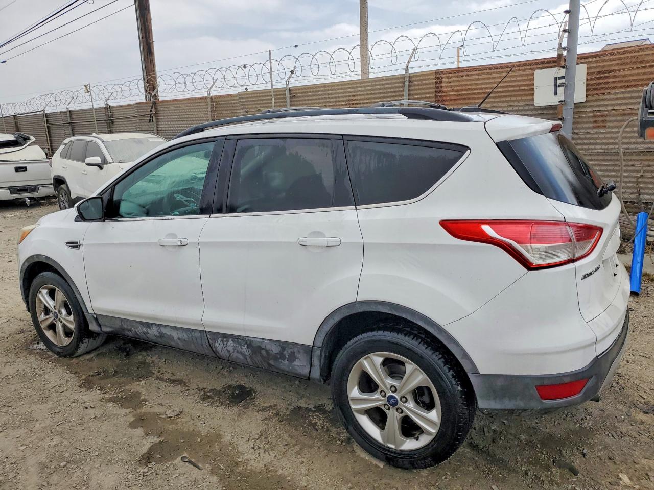 2013 Ford Escape Se White vin: 1FMCU0G93DUB85516