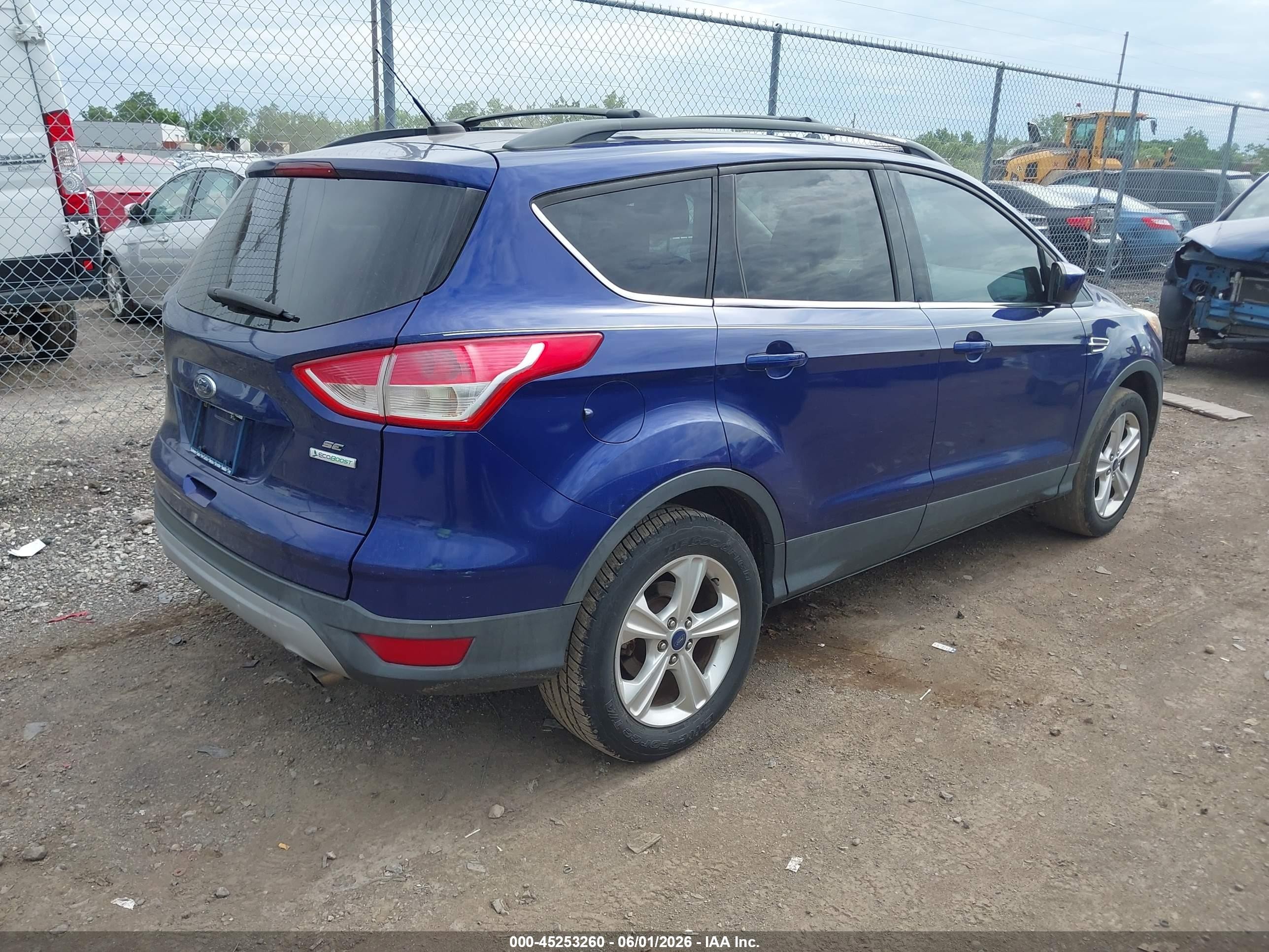 2013 Ford Escape Se Синий vin: 1FMCU0G93DUD83500